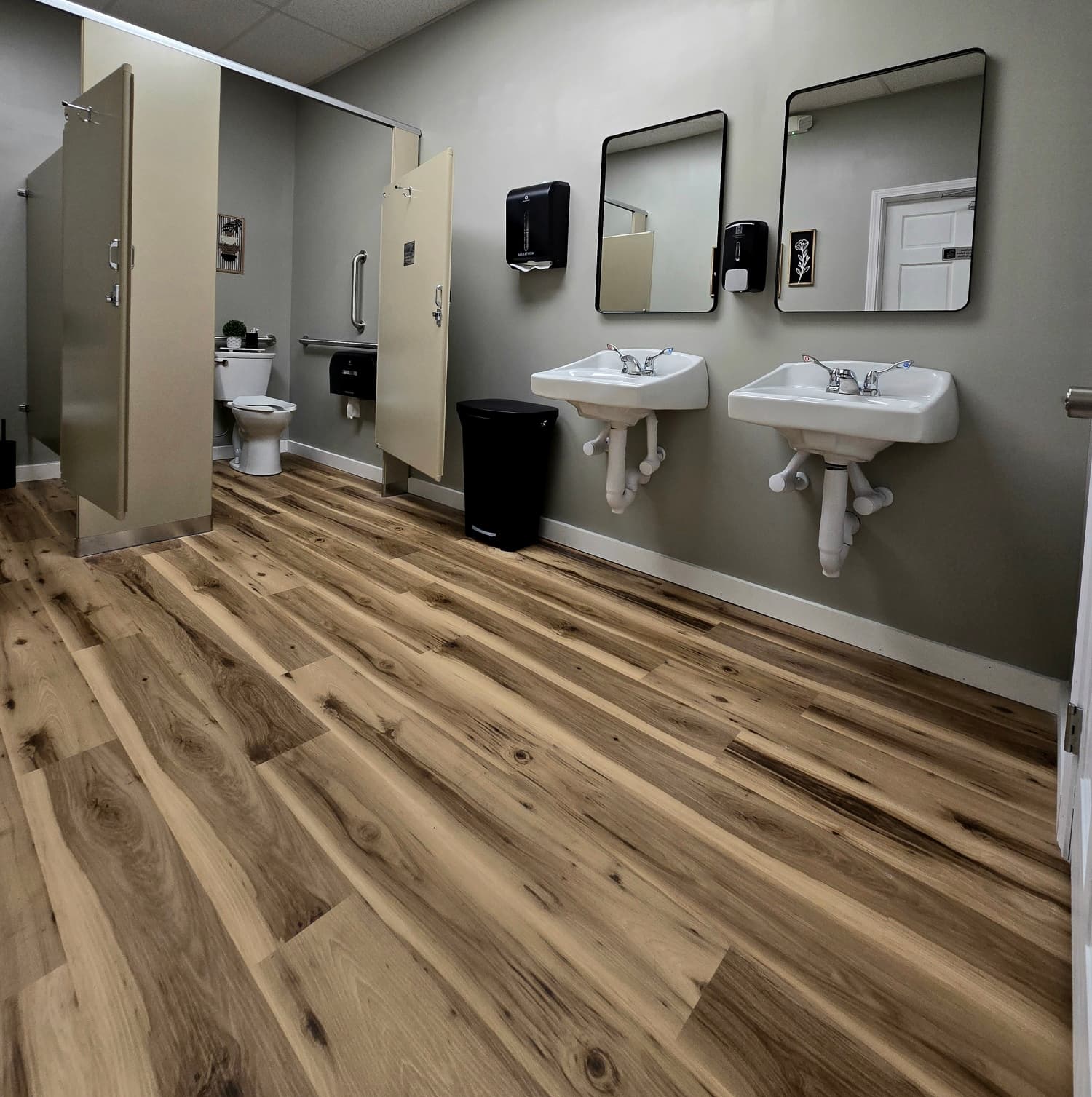 Richland Indoor Golf Tavern - Image 4