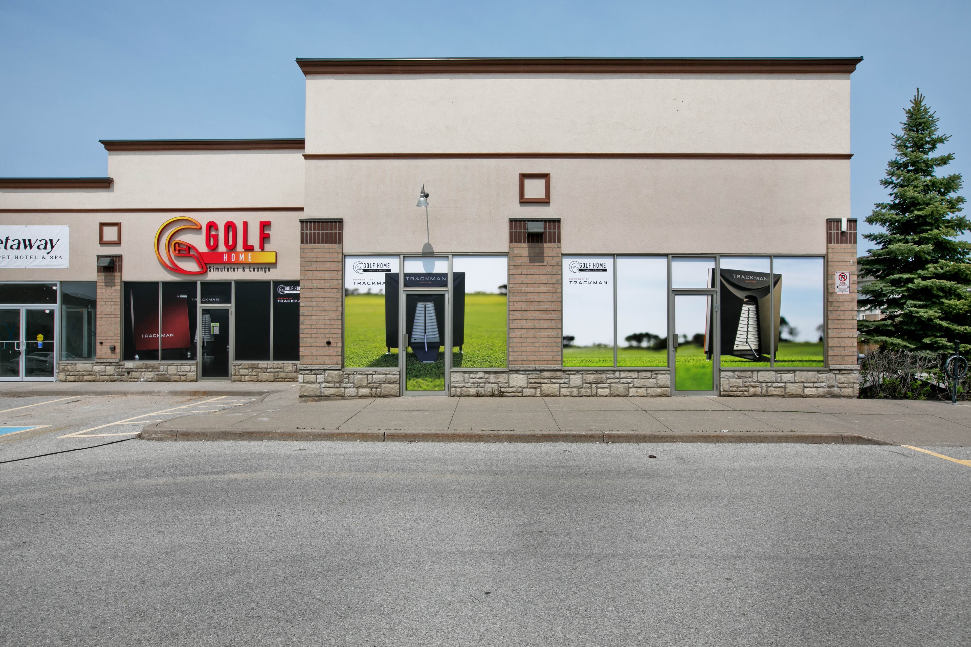 Golf Home & Lounge - Image 2