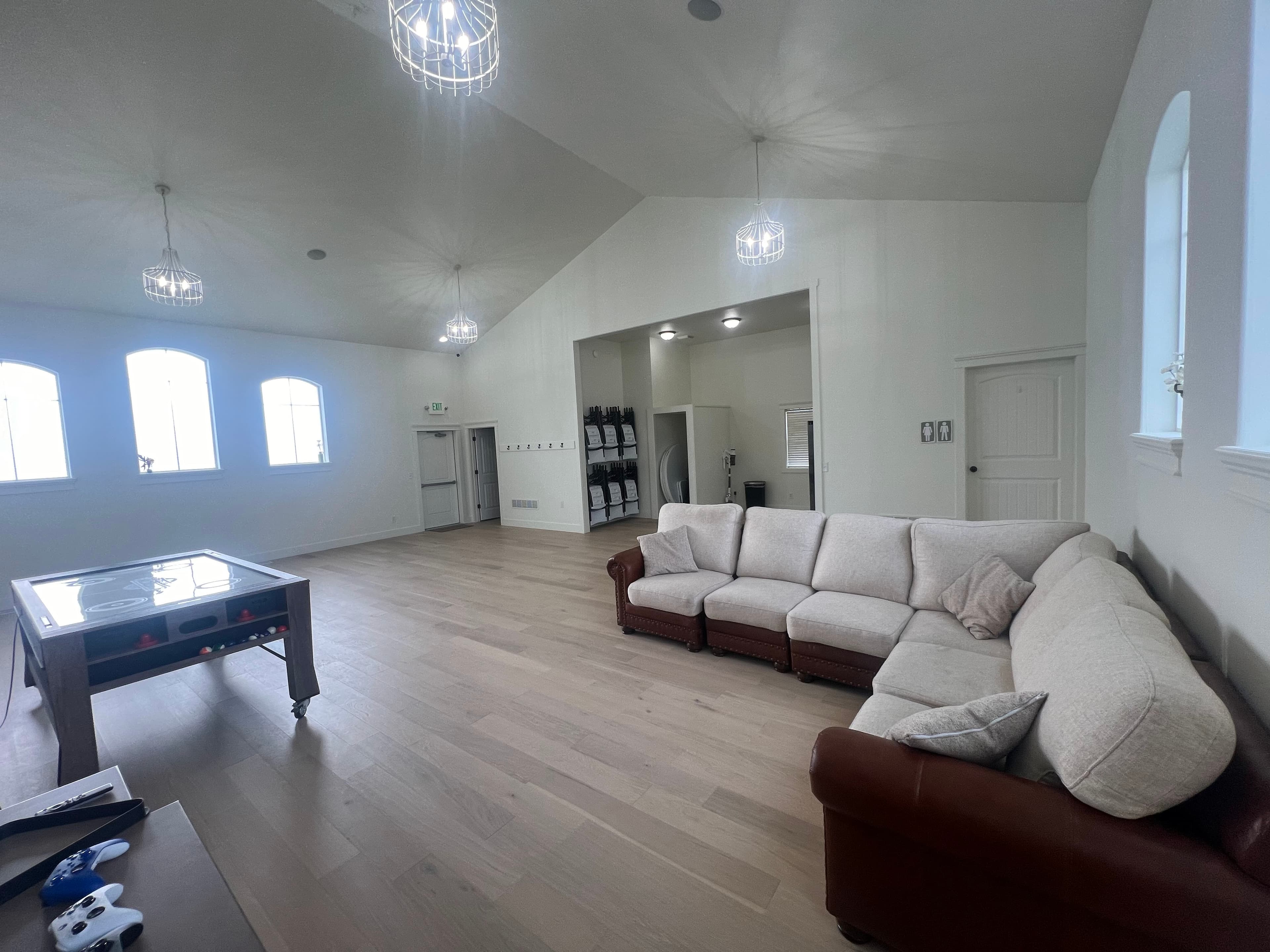 The Iron Hall Indoor Golf - Pocatello - Image 3