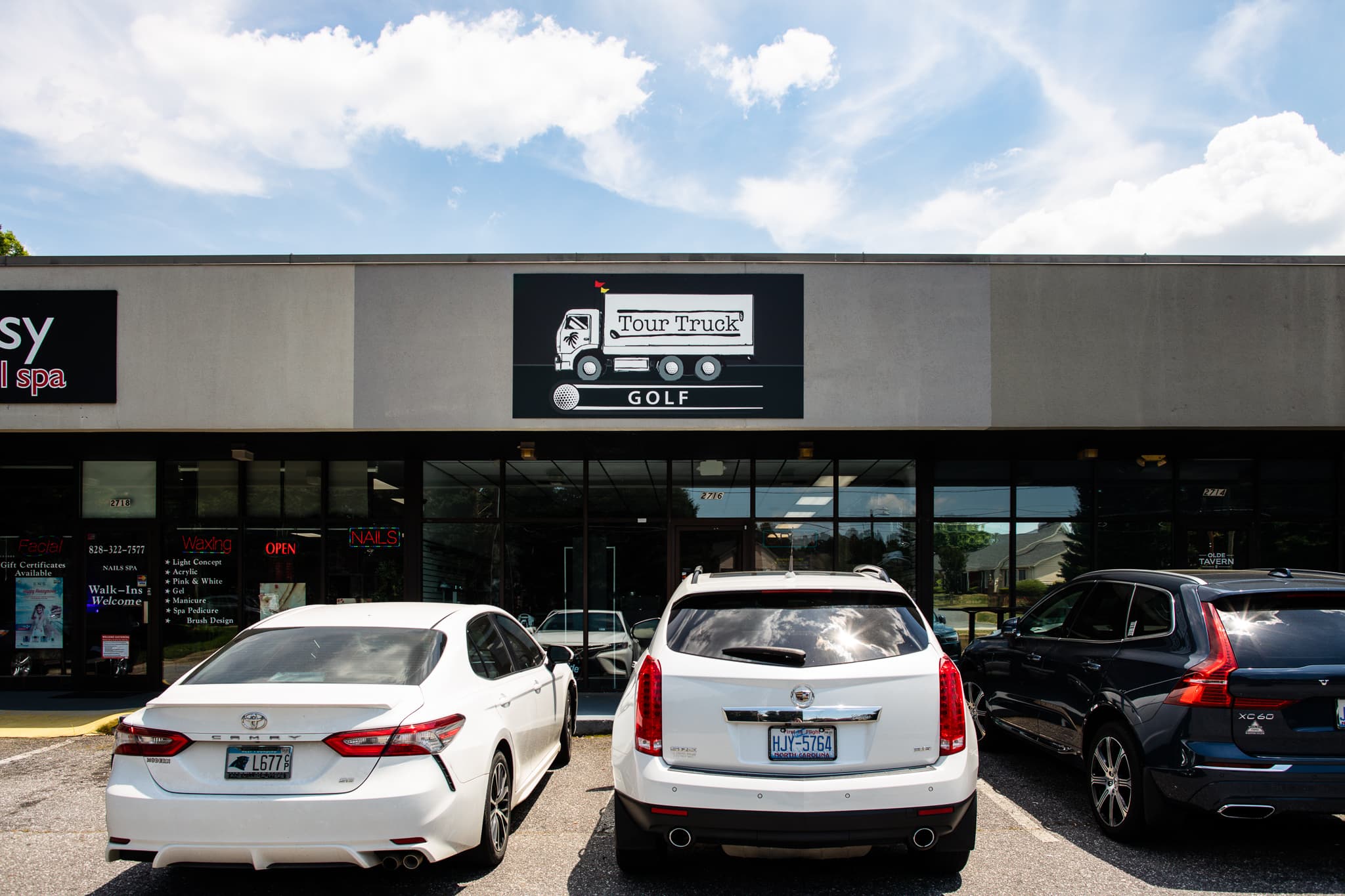 Tour Truck Golf - Image 1