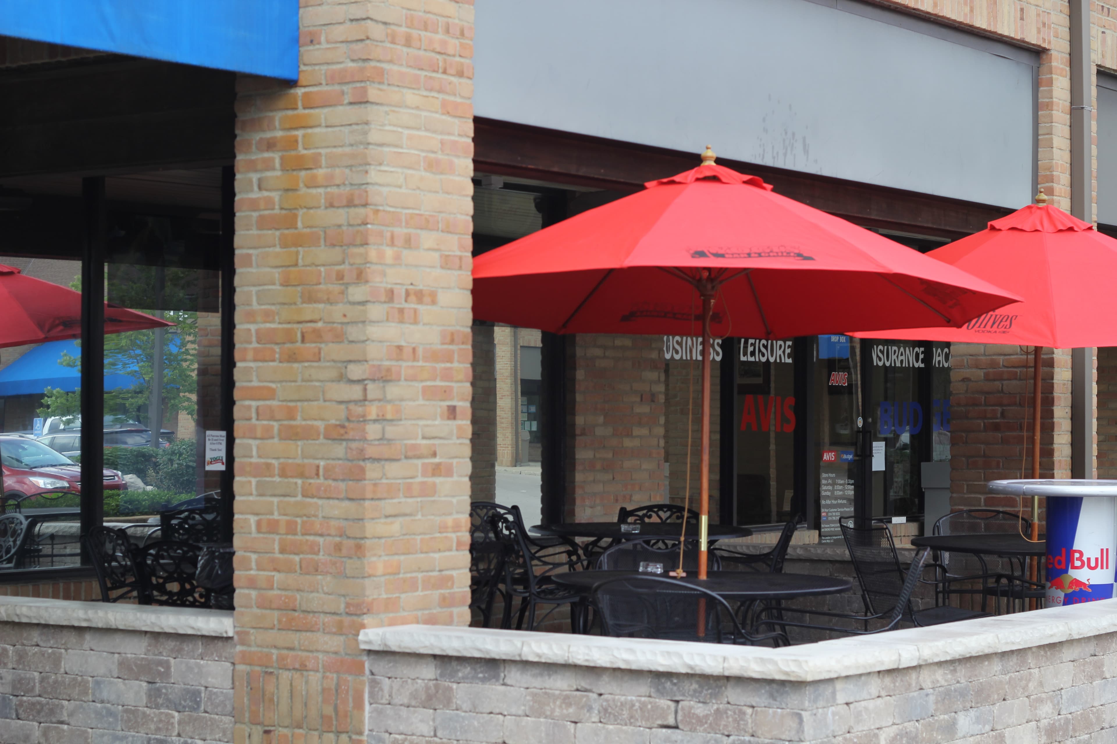 Yogi's Bar & Grill - Image 8