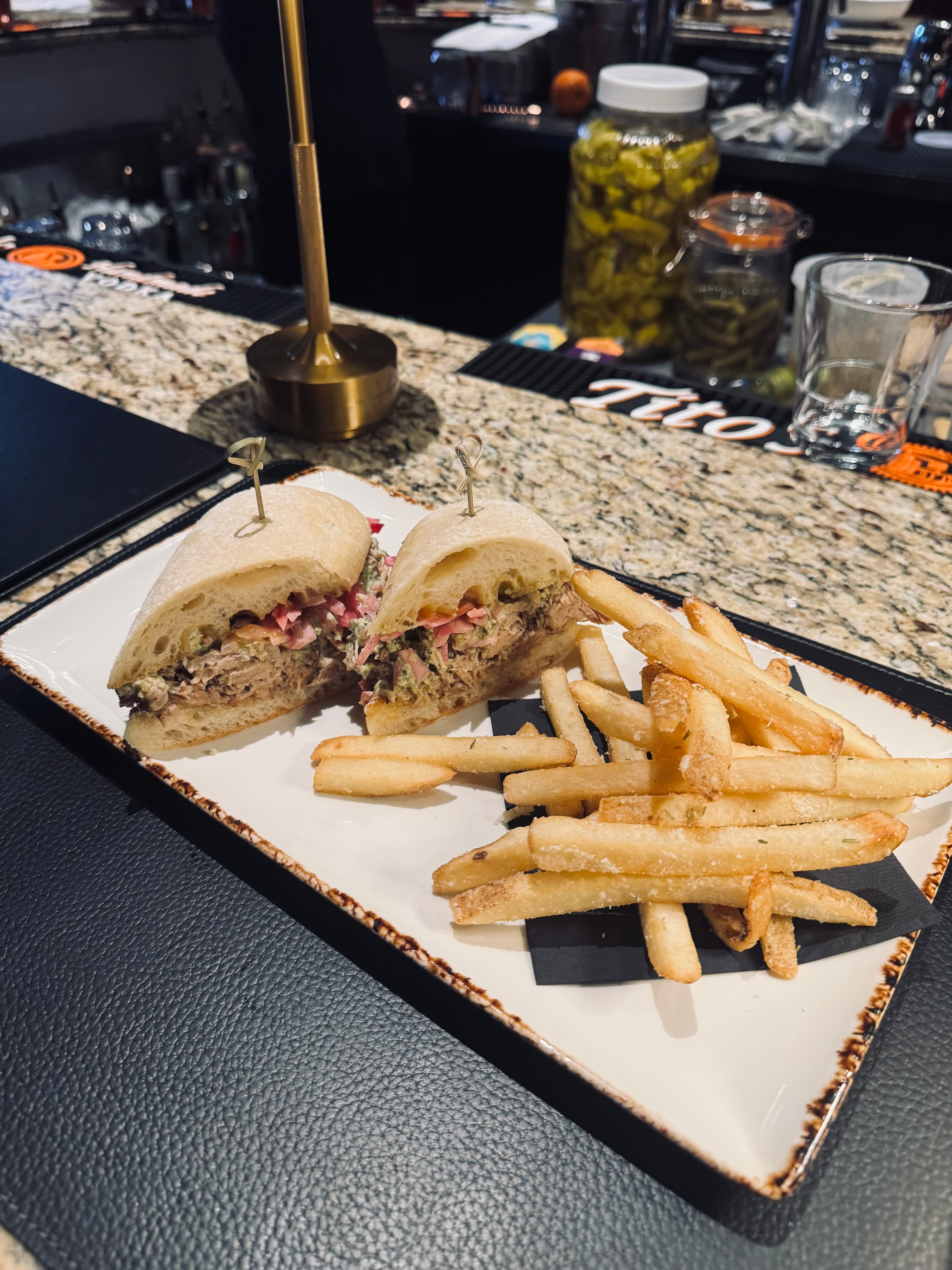 Stingers Golf Lounge - Restaurant, Bar & Simulators - Image 7