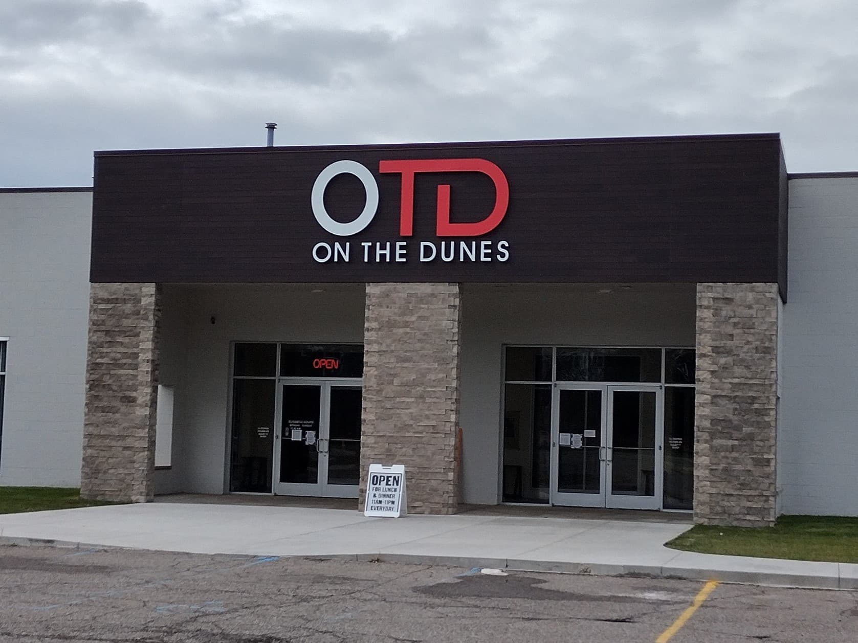 On The Dunes Sports - Image 1