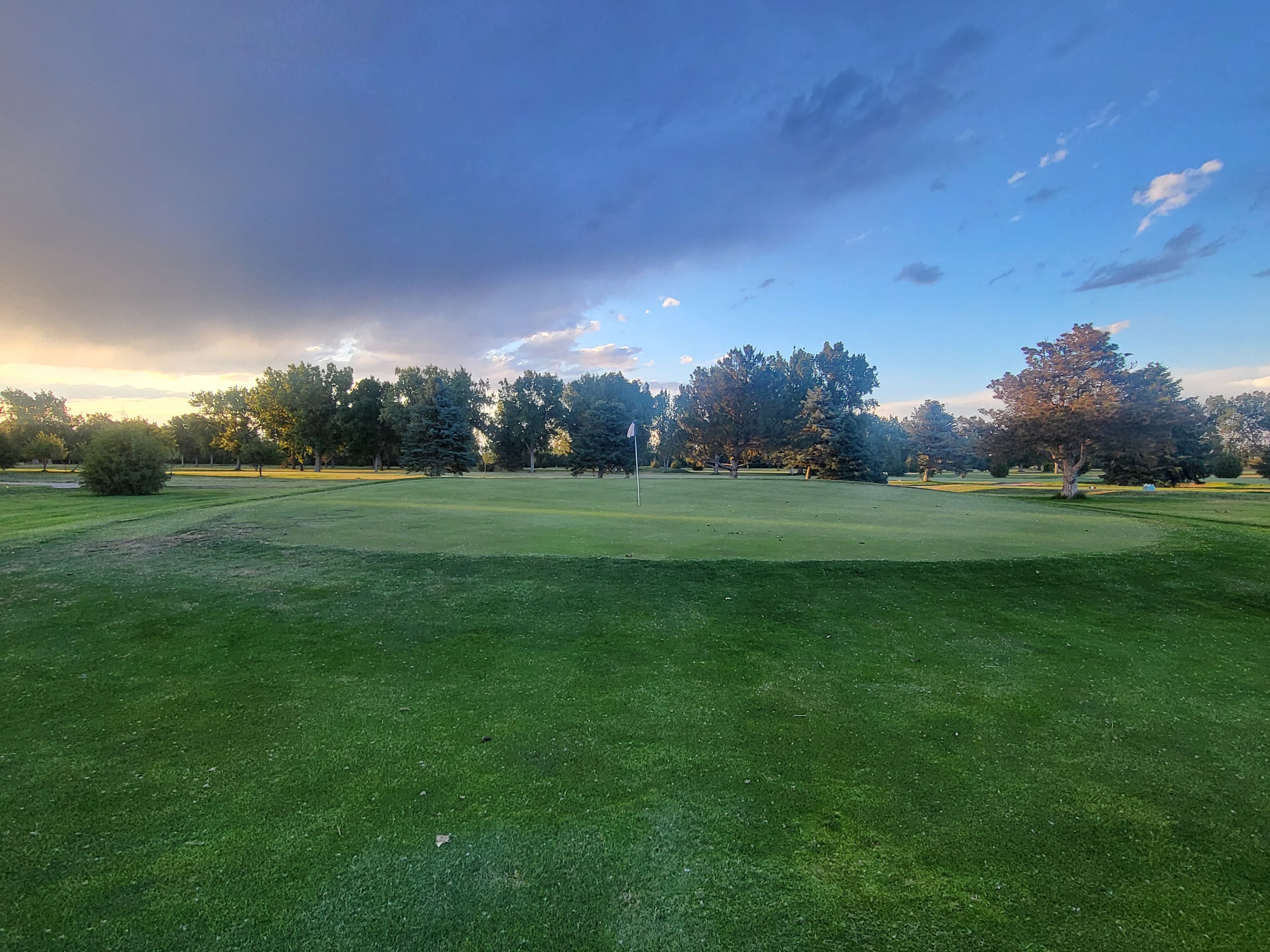 Riverview Golf Course - Image 1