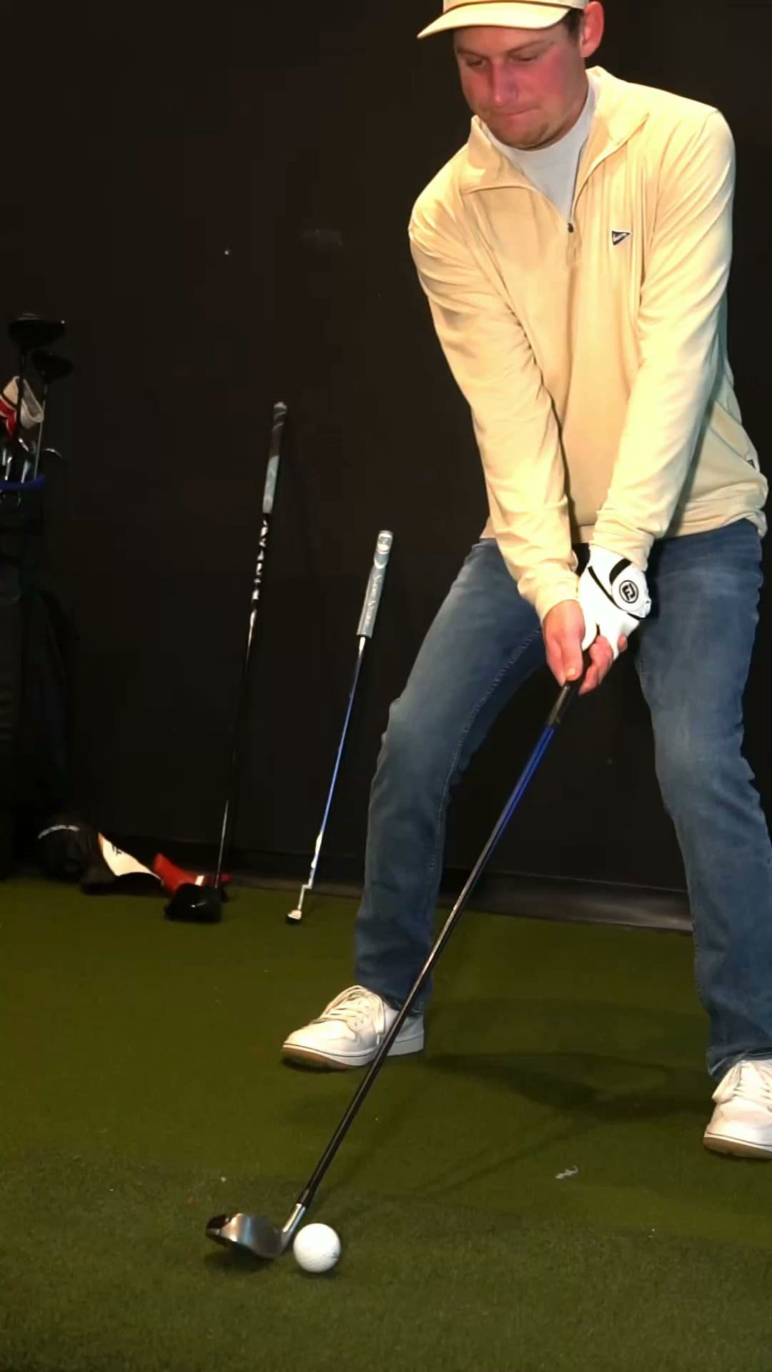 Martini Golf & Sports Lounge - Image 2