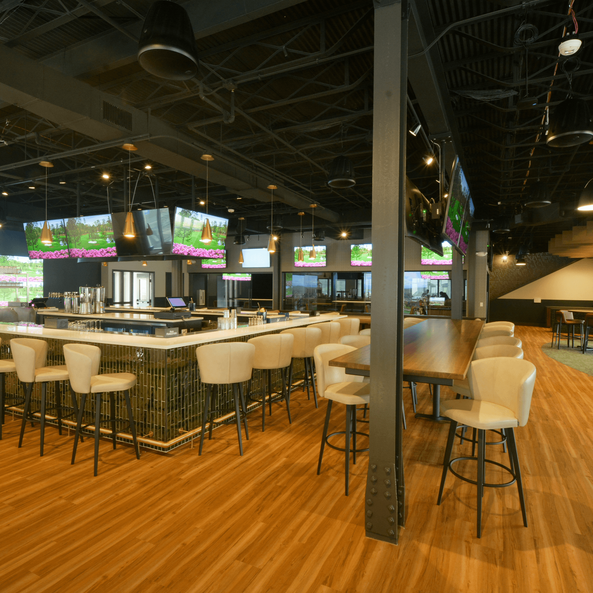 Gimme's Par and Grill - Image 8