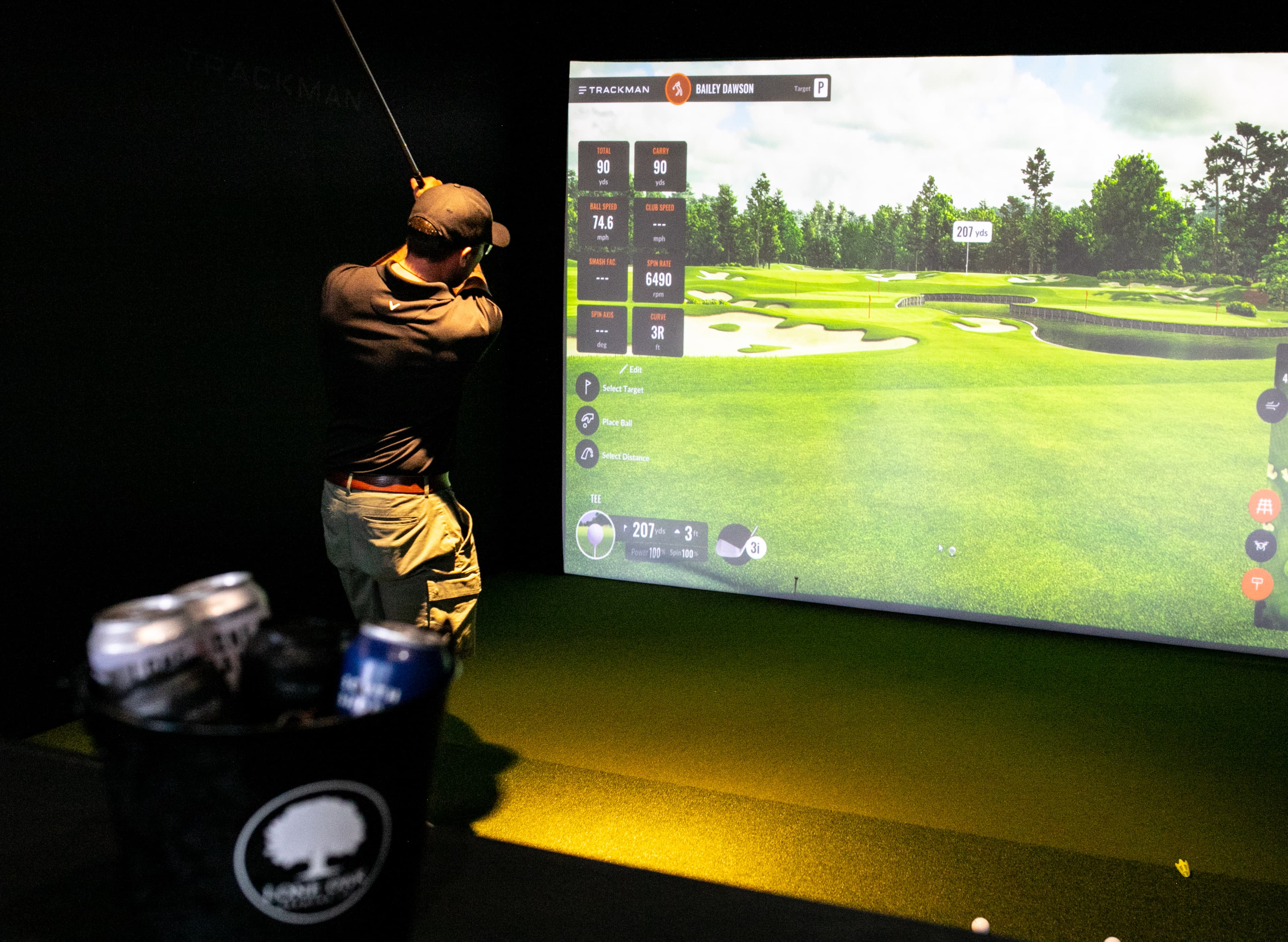 Lone Oak Restaurant, Taproom and Golf Simulator - Image 9