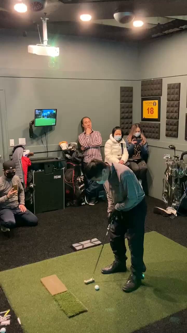 RG Golf Simulator Showroom 如歌高尔夫模拟器北美 - Image 9