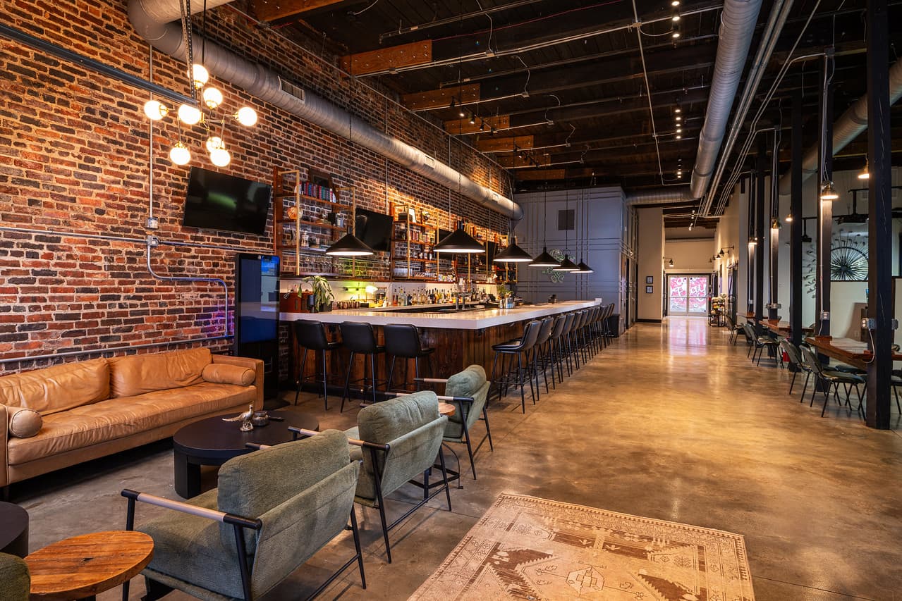 19th at the Warehouses - Image 7