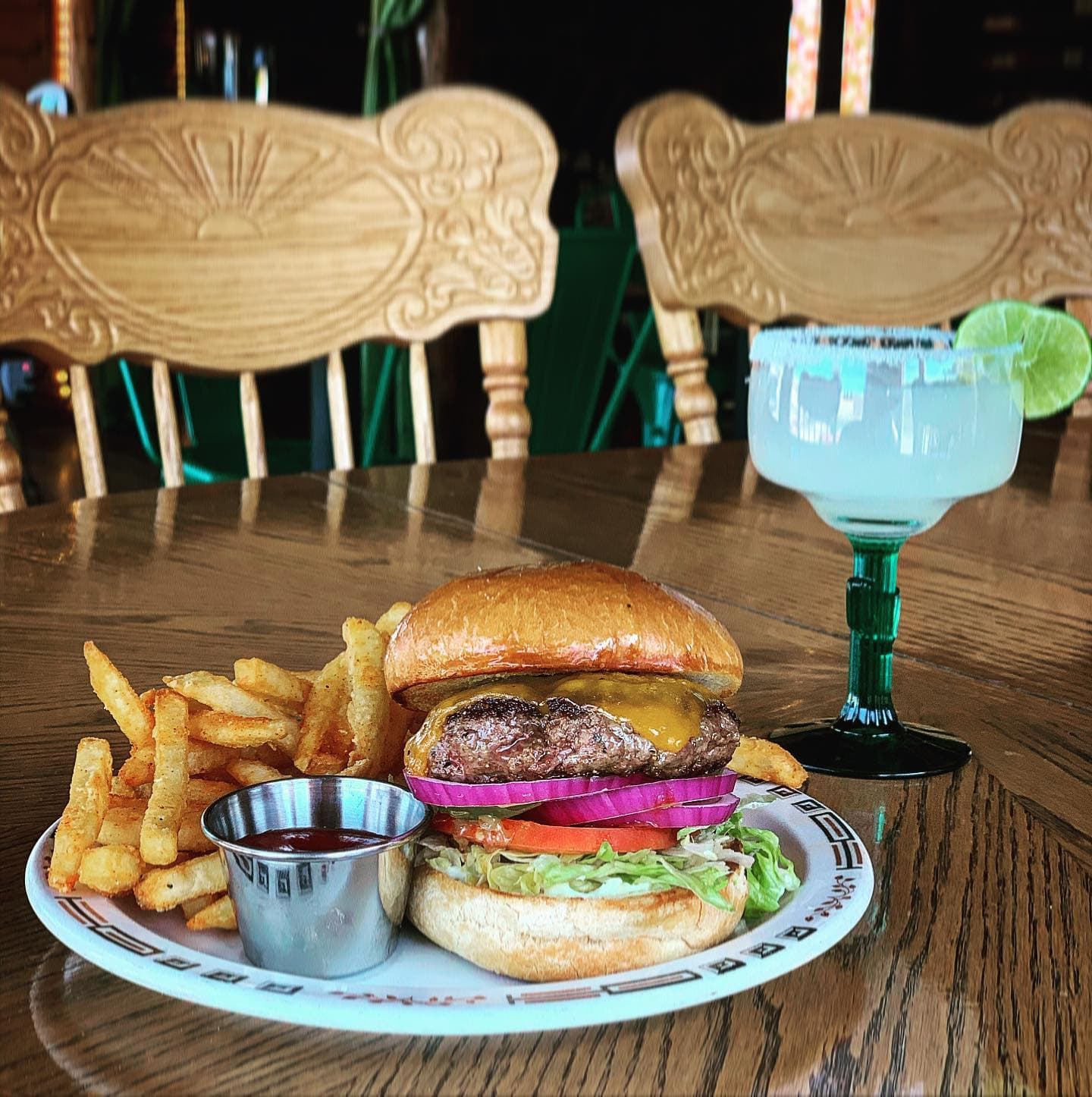 Golf Cabin Bar & Grill - Image 2