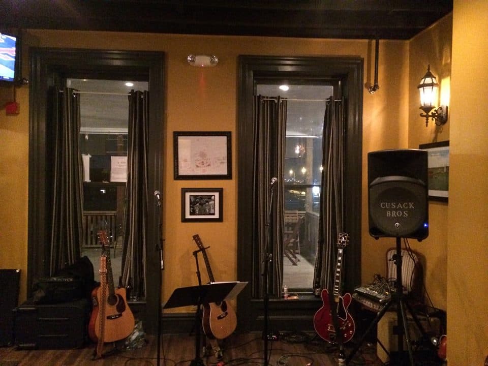 Oliver's Pizza & Pub North - Image 1