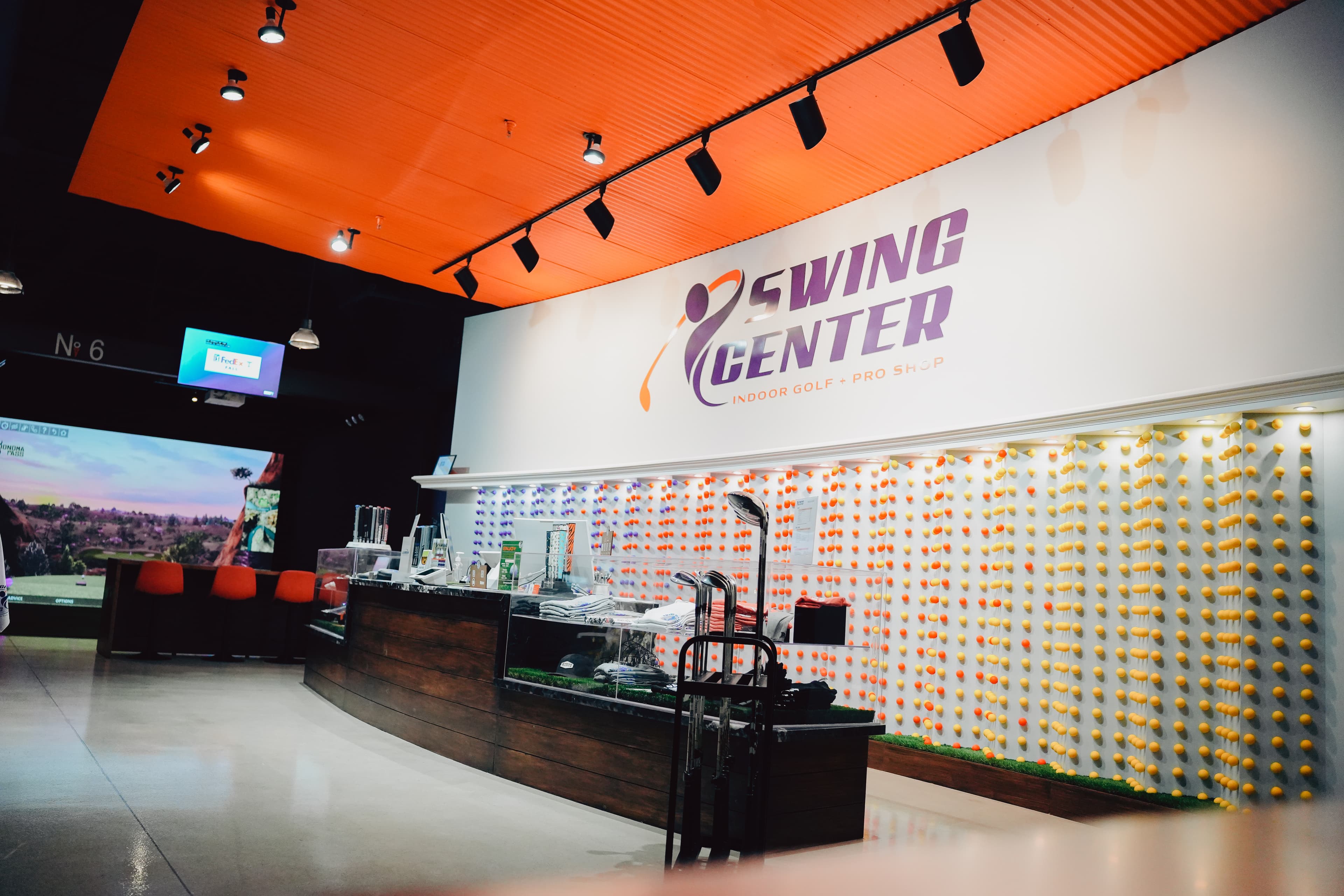 Swing Center Indoor Golf - Image 5