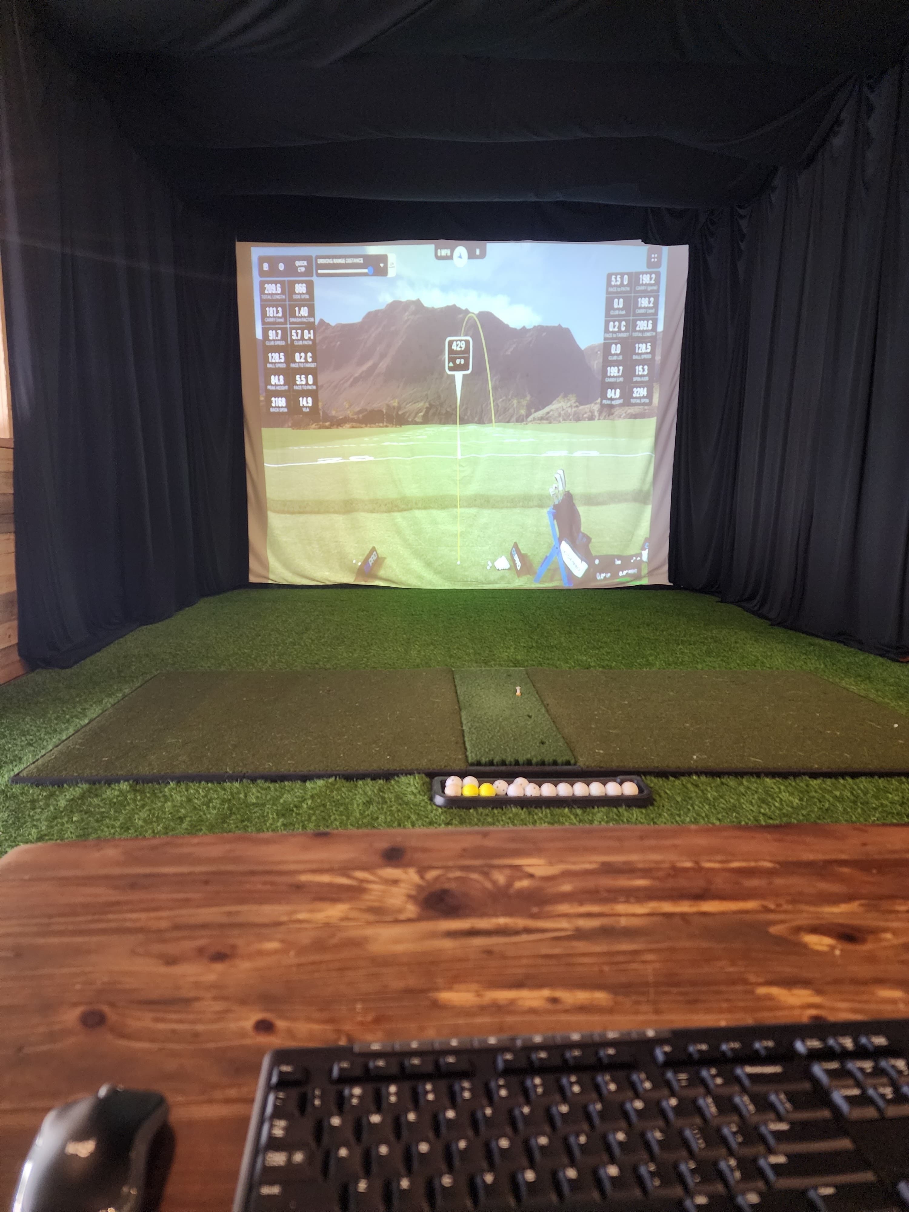Whack-it Golf - Indoor Golf Simulator - Image 1