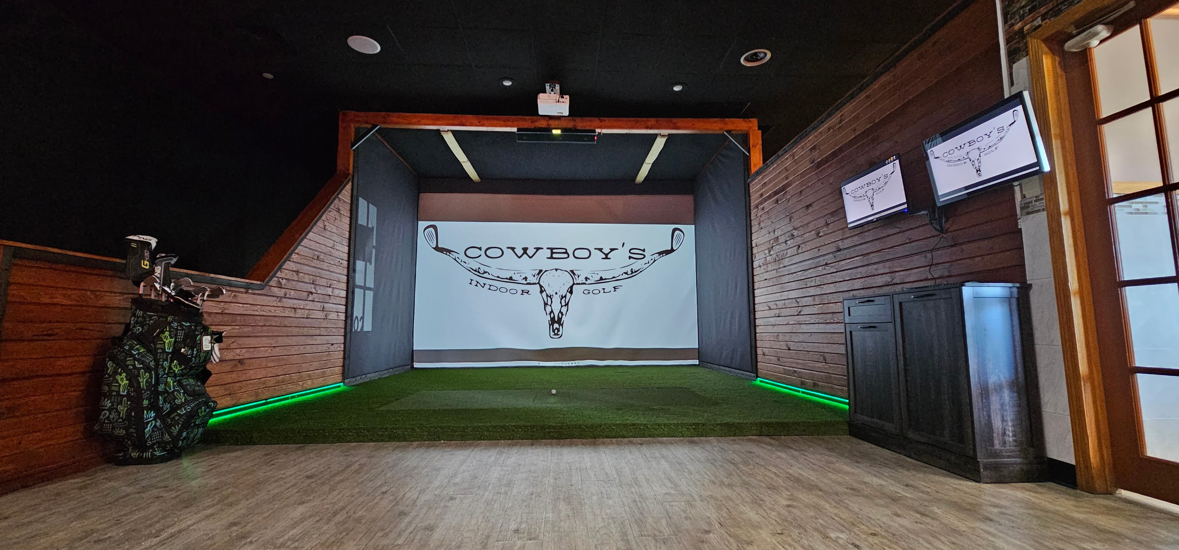 Cowboy's 24/7 Indoor Golf - Image 9