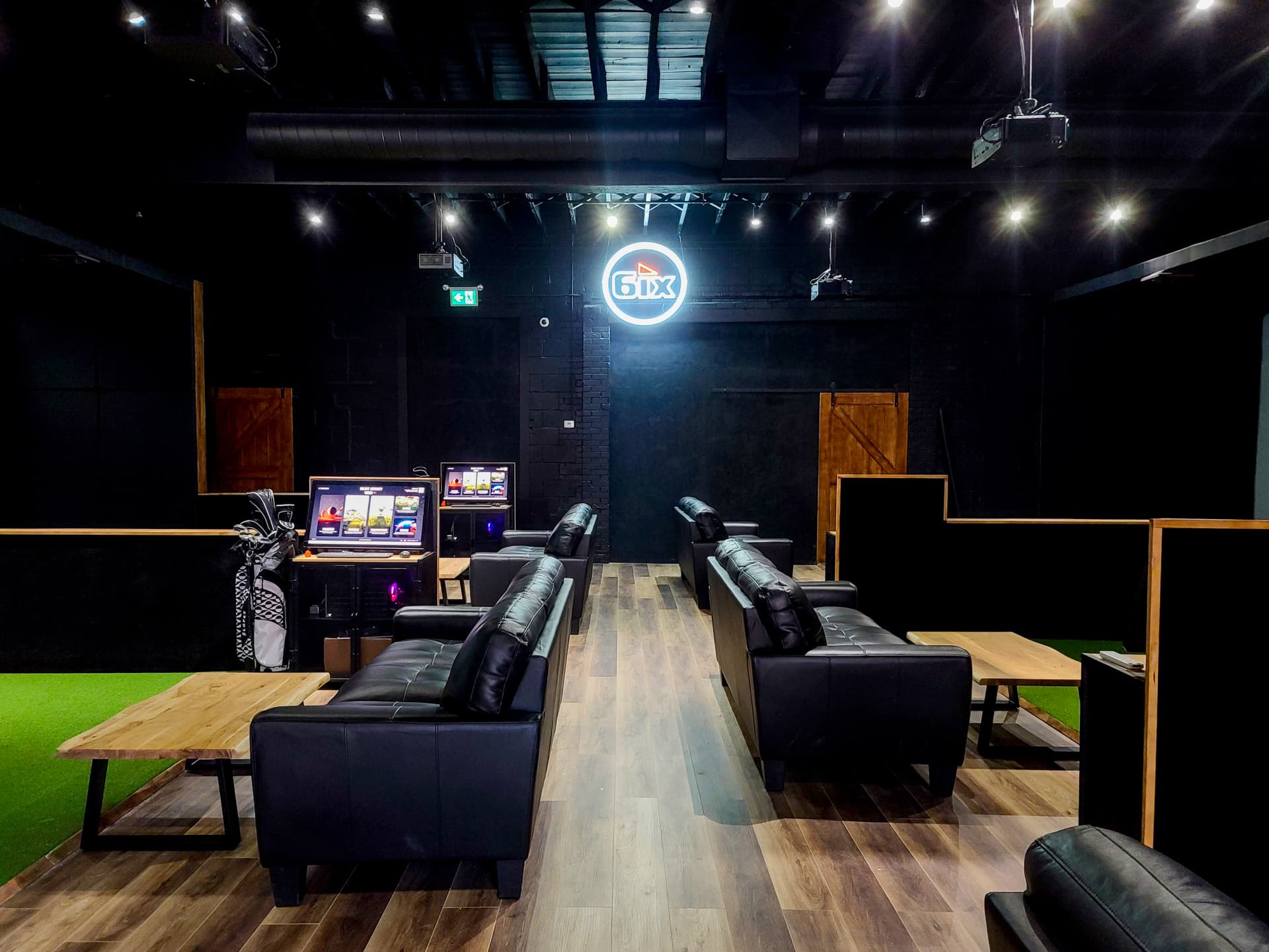 6ix Iron Indoor Golf - Downtown