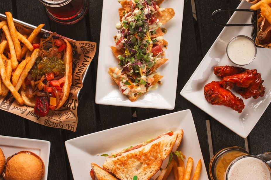 Par 3 Sports Bar & Grill - Image 2