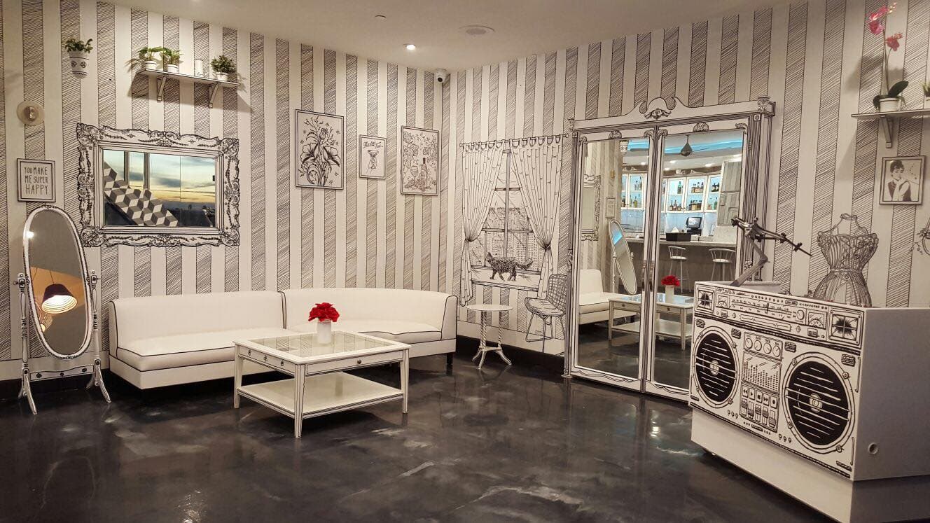 Apt 503 Lounge - Image 3