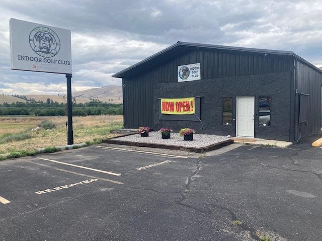 The Dogleg Golf Club - Image 6