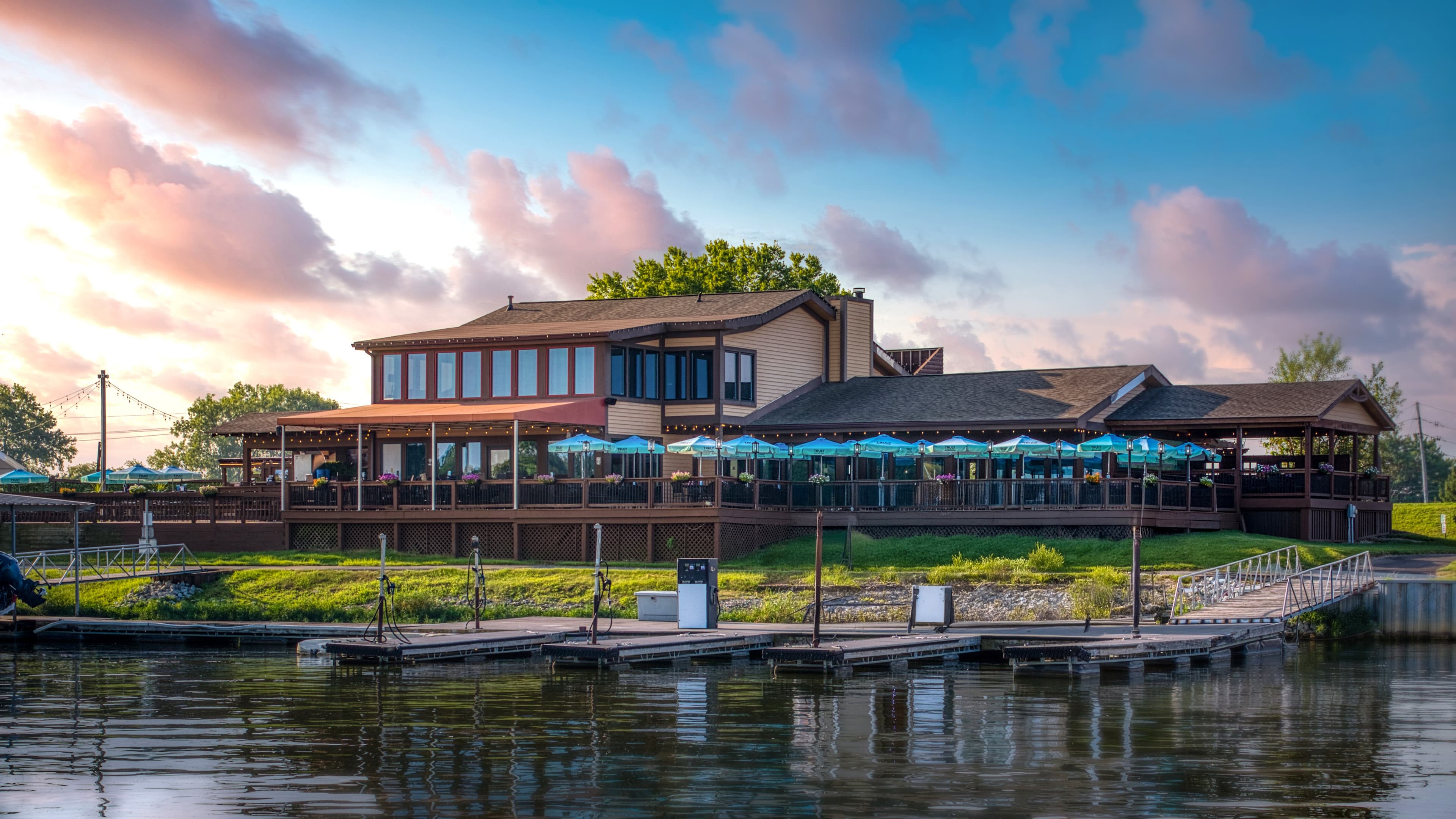 Wolfies Grill - Noblesville - Image 6