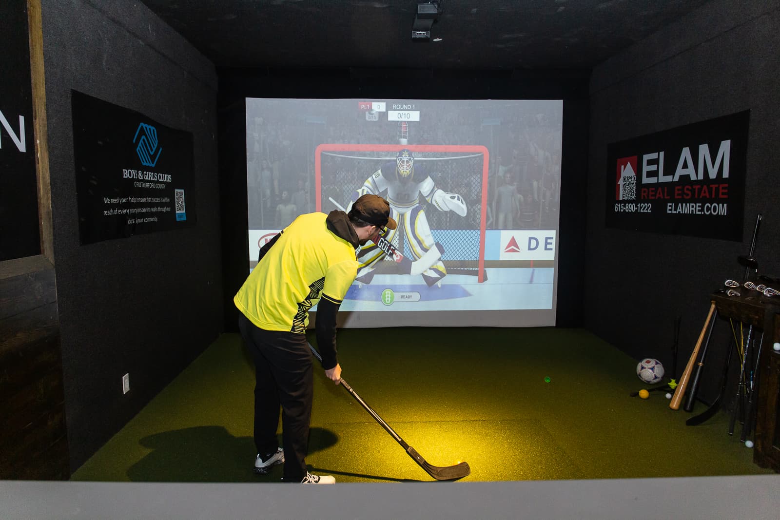 Happy's Sports Lounge