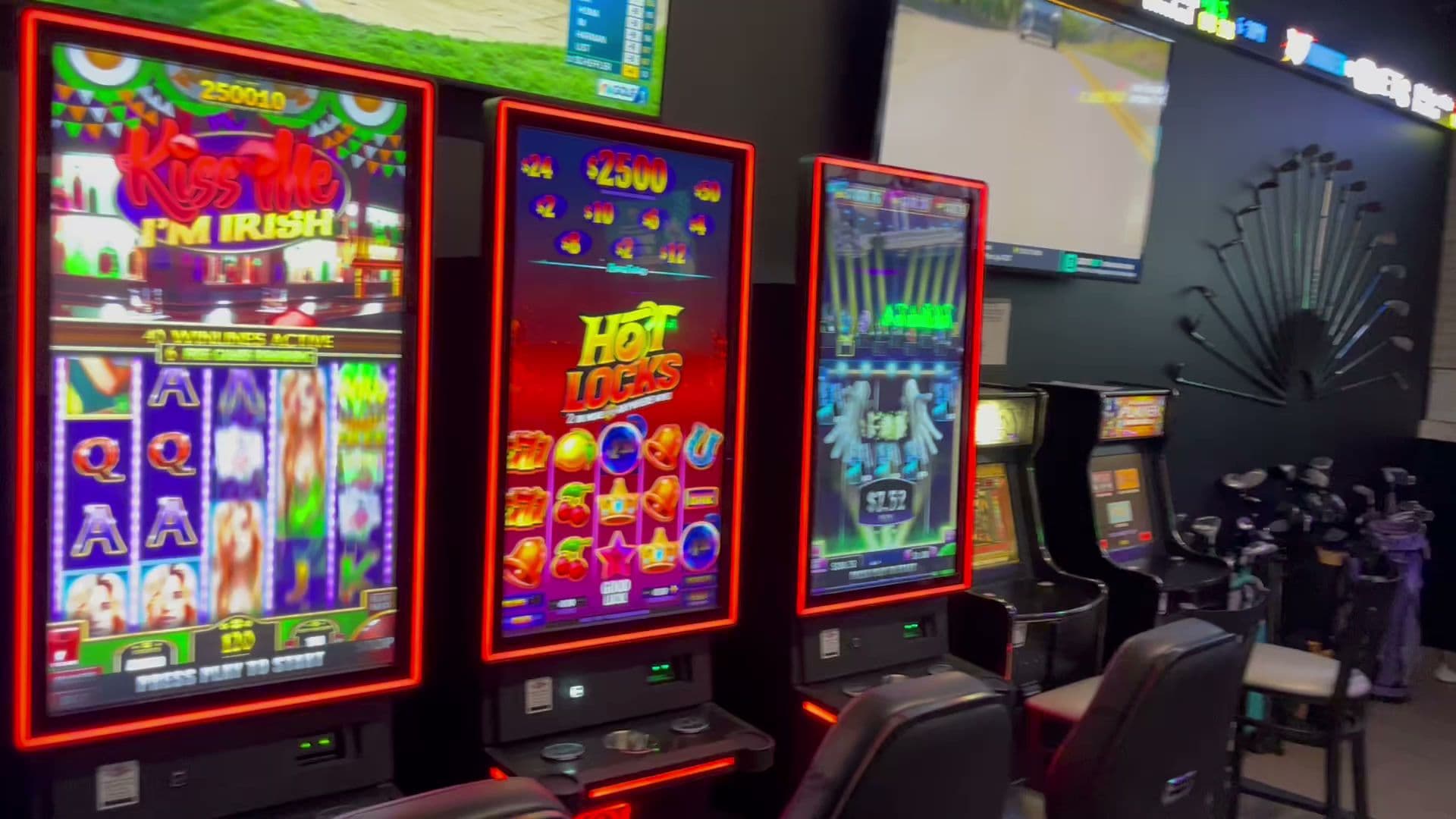 Dirty Birdie Lounge & Golf Bar - Image 1