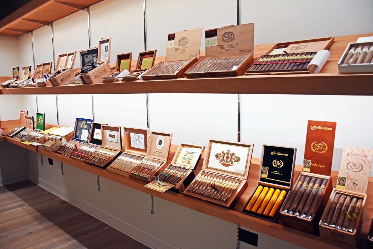 The Embassy Cigar Lounge - Image 2