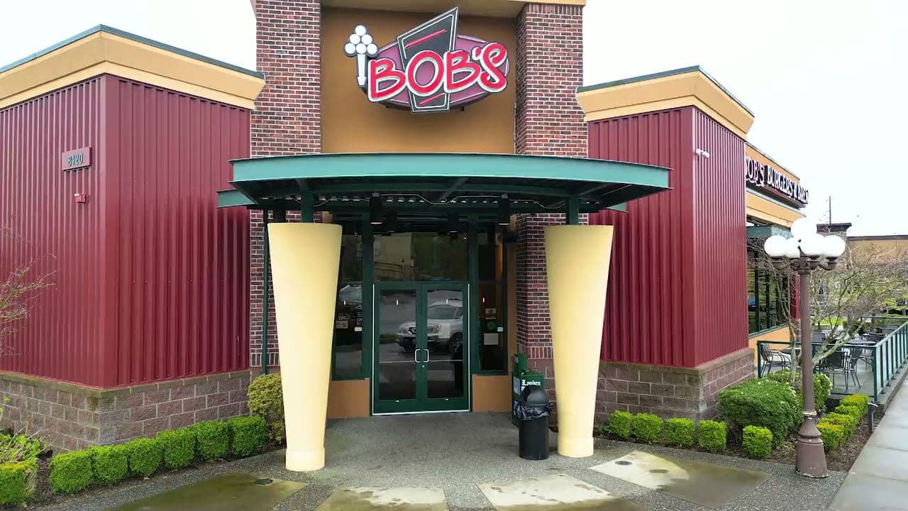 Bob's Burgers & Brew Birch Bay - Image 1