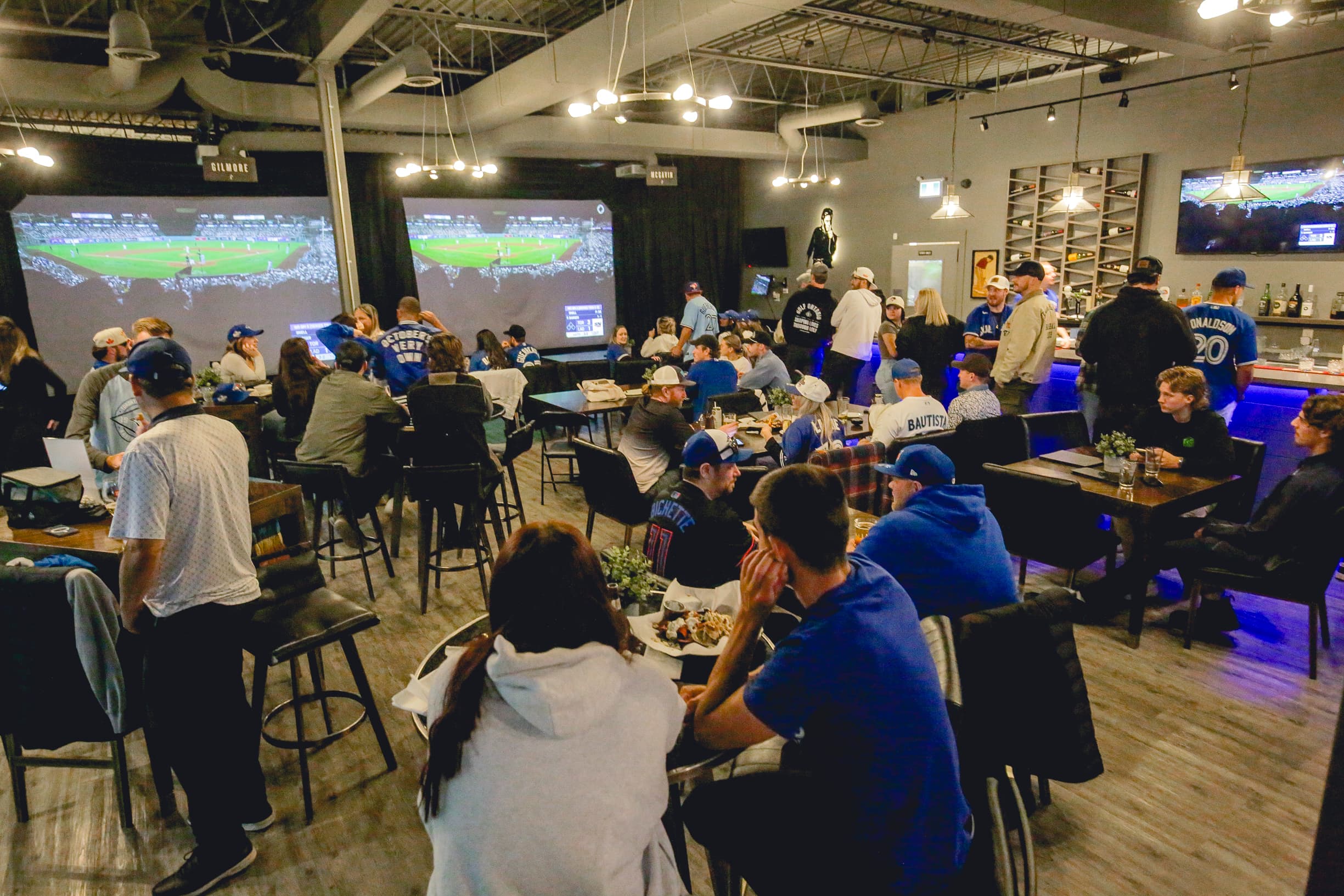 North Swing Golf Lounge - Image 5