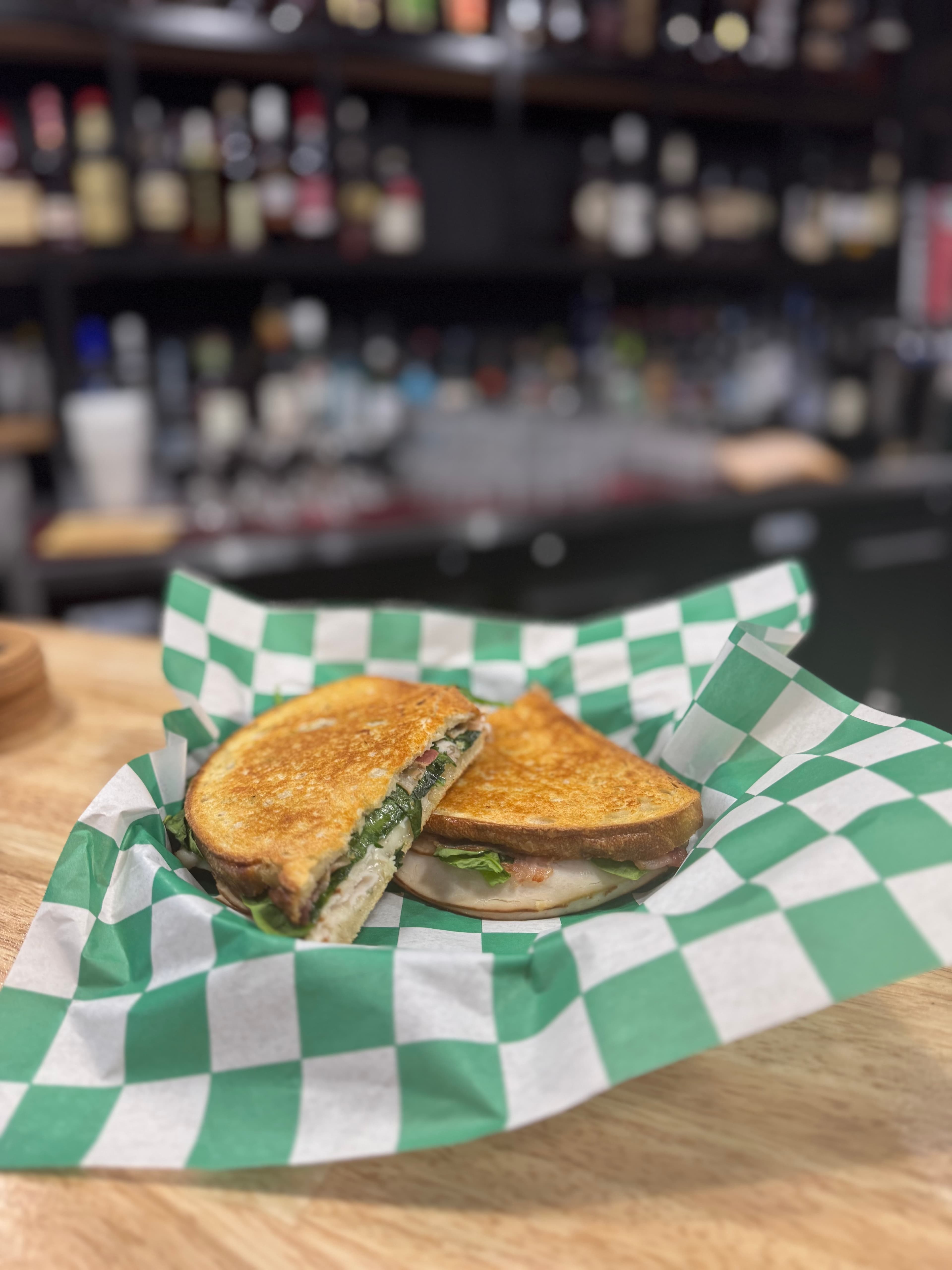 Eagle's Nest Virtual Golf Lounge - Image 1