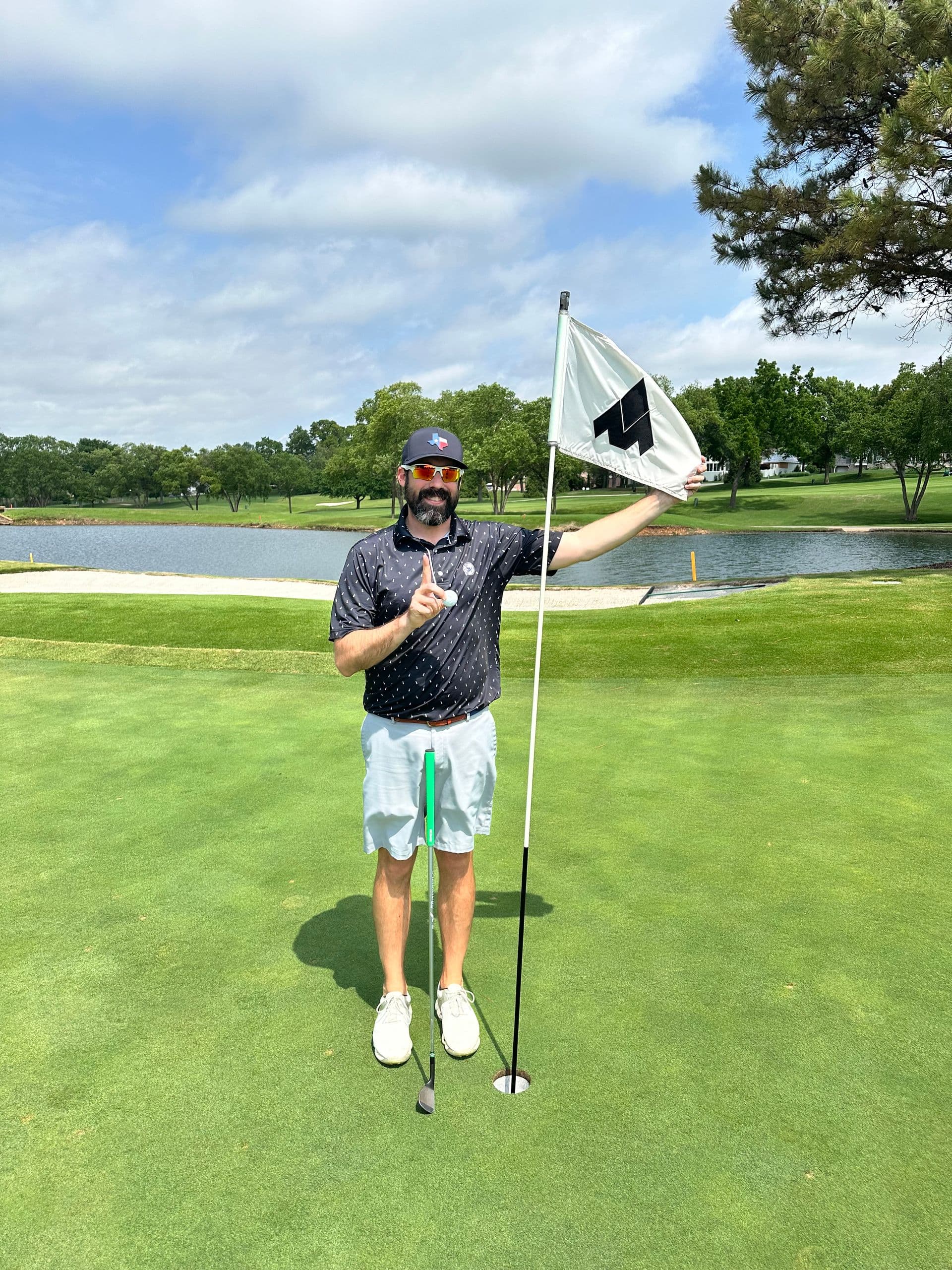 Tee it Up! Golf Lounge - Image 3