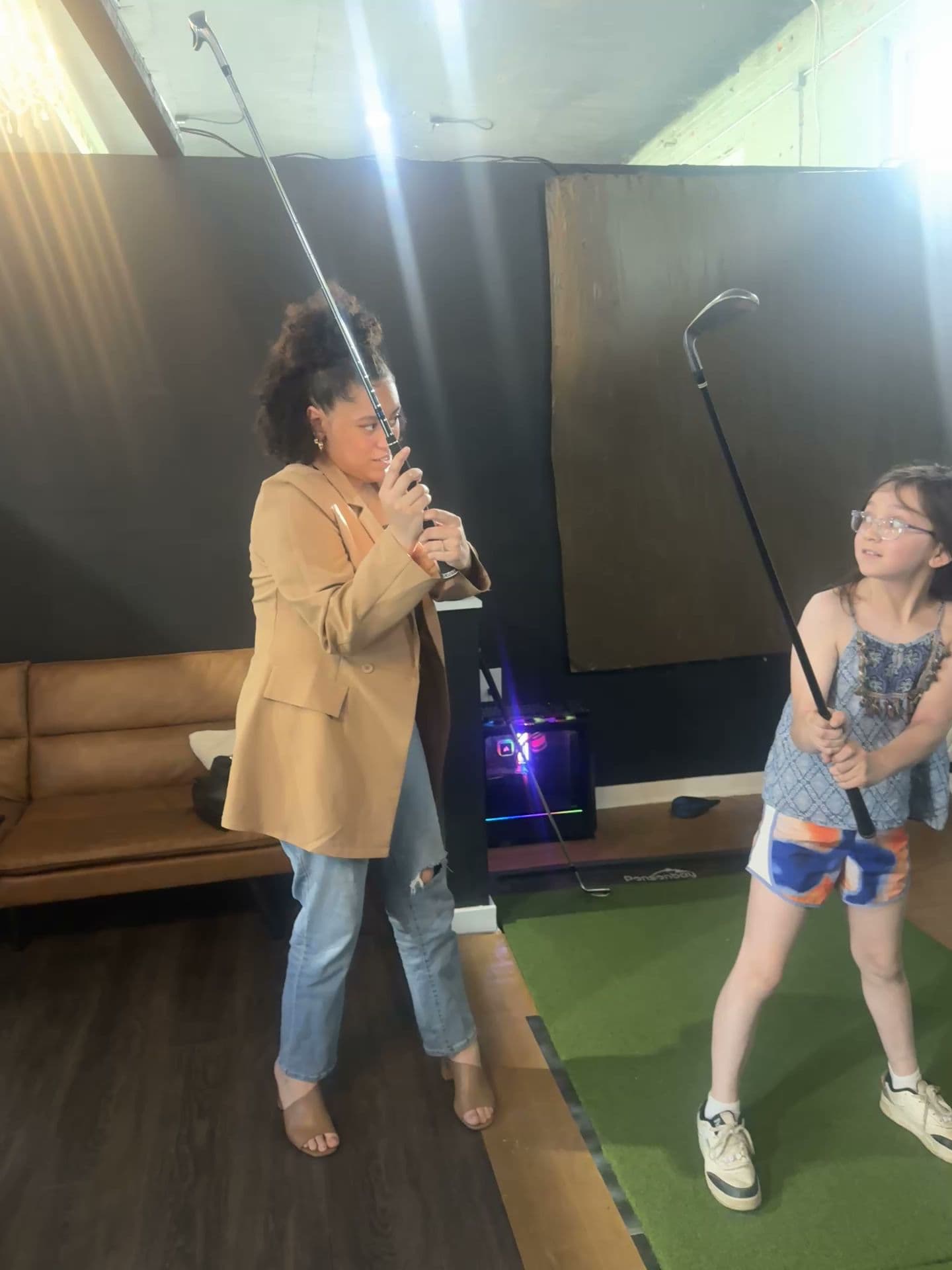 The Ugly Swing GOLF SIMULATOR - Image 2