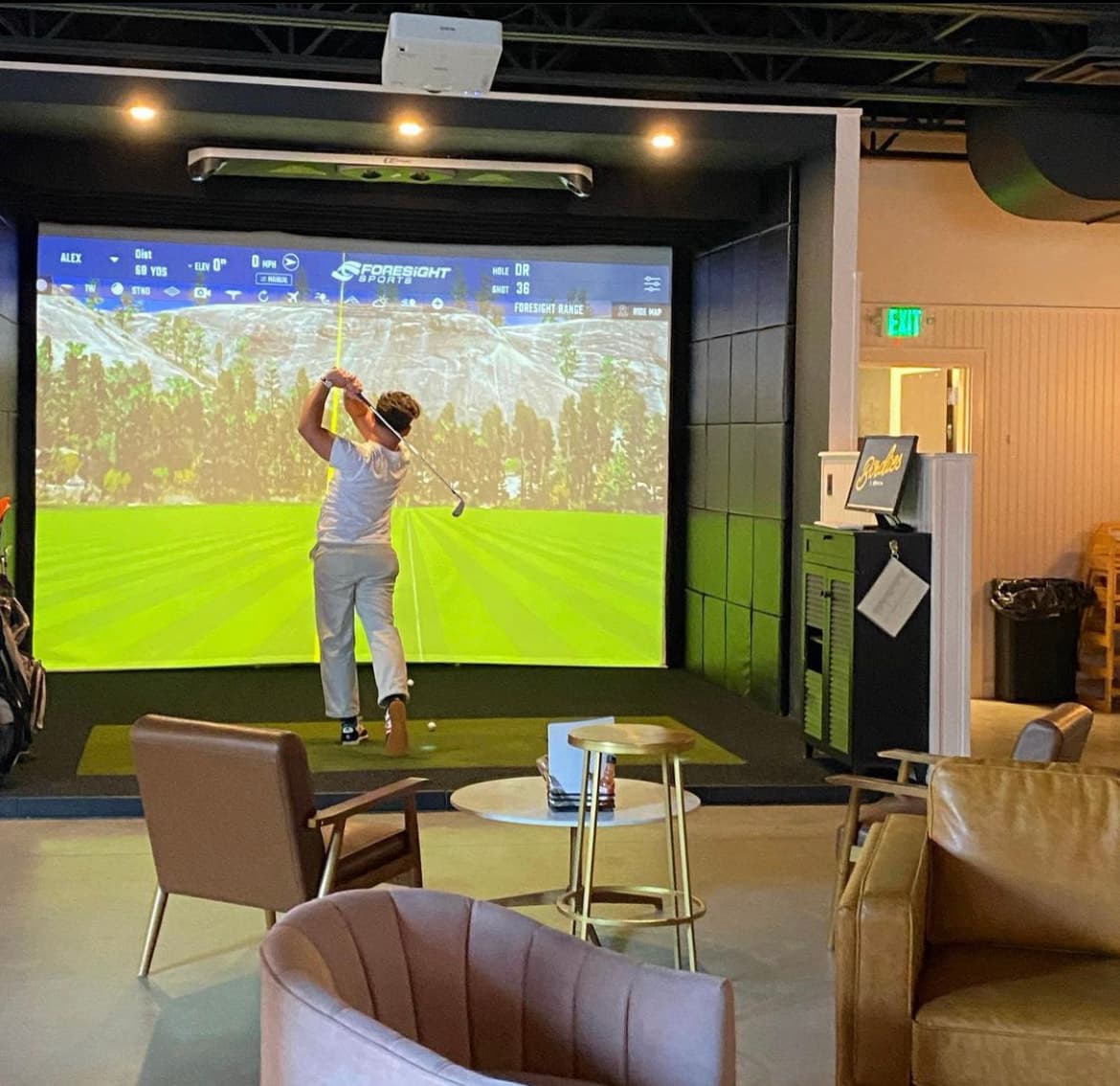 Birdies Indoor Golf and Cocktail Bar Long Island - Image 1