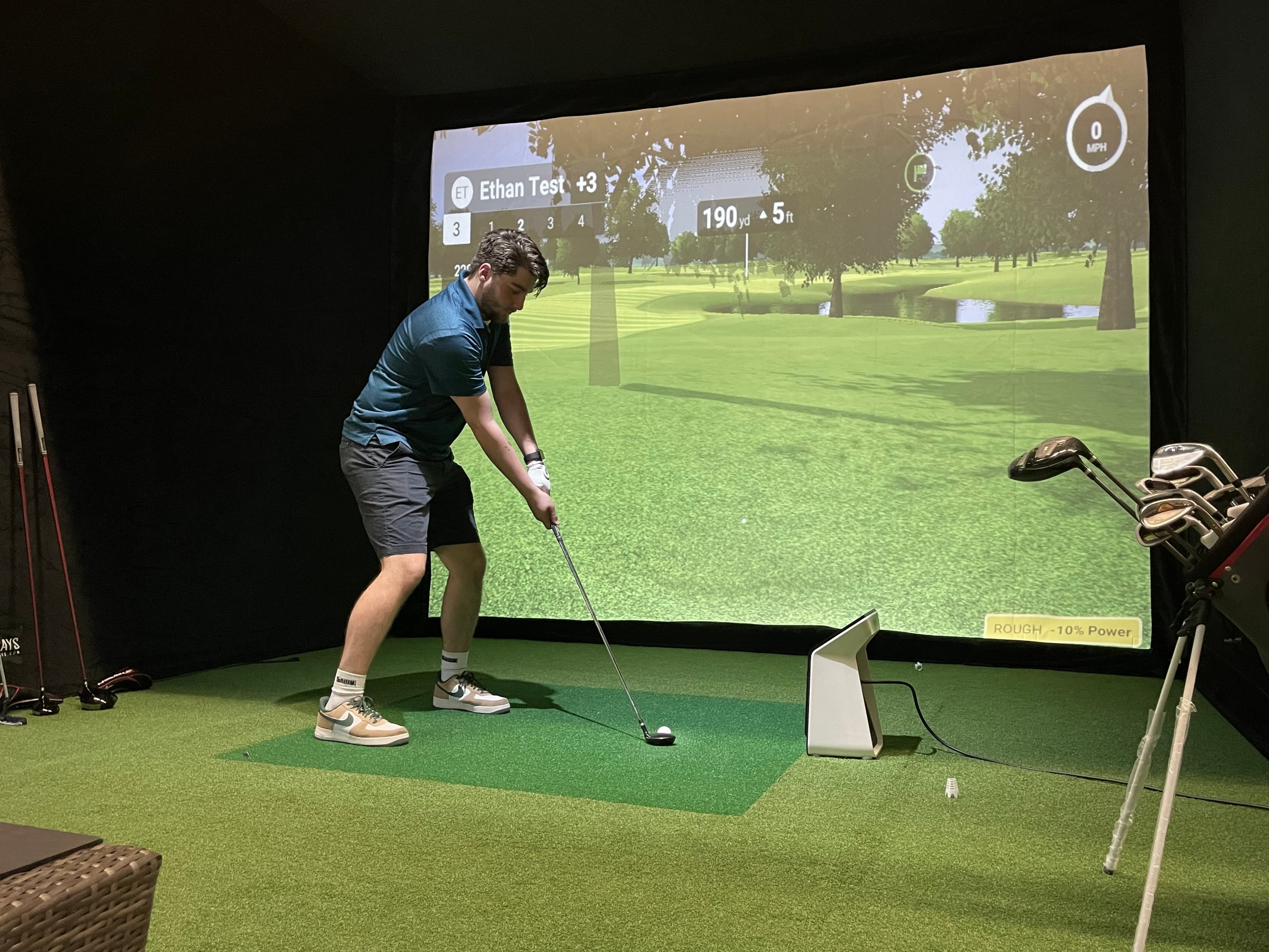 Halley Golf - Image 1