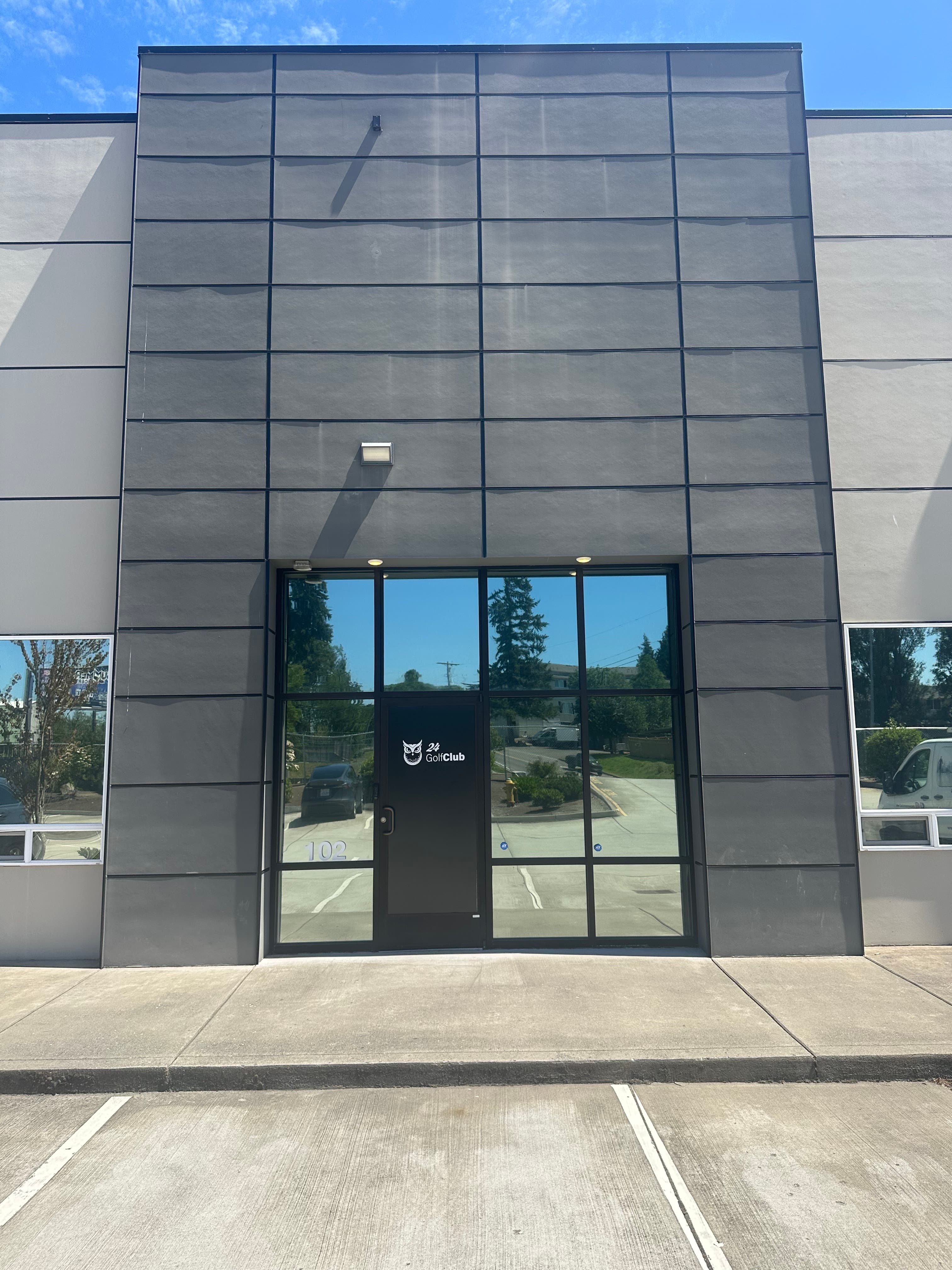 24 Golf Club - Image 3
