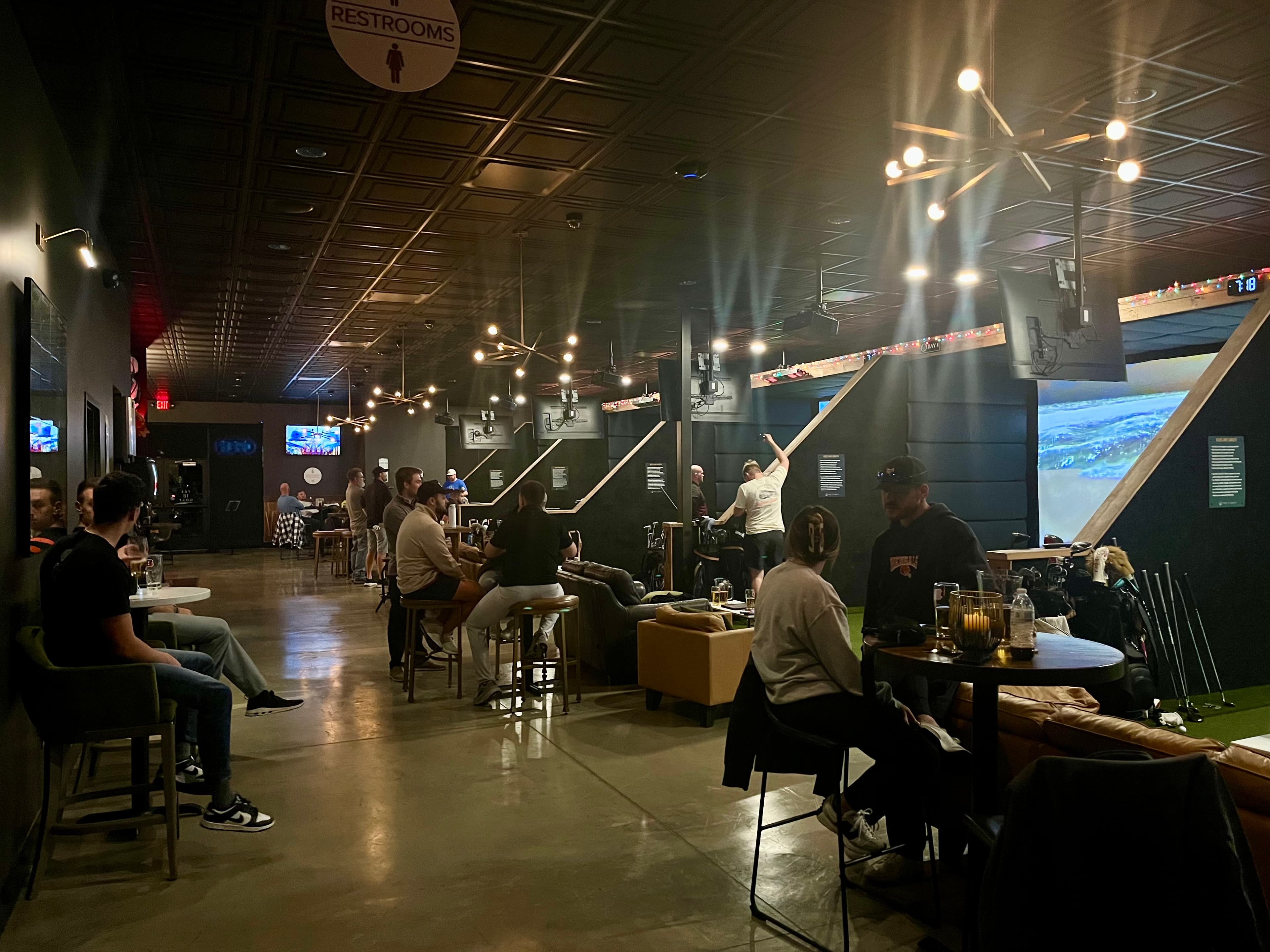 Tee 18 Golf - Image 1