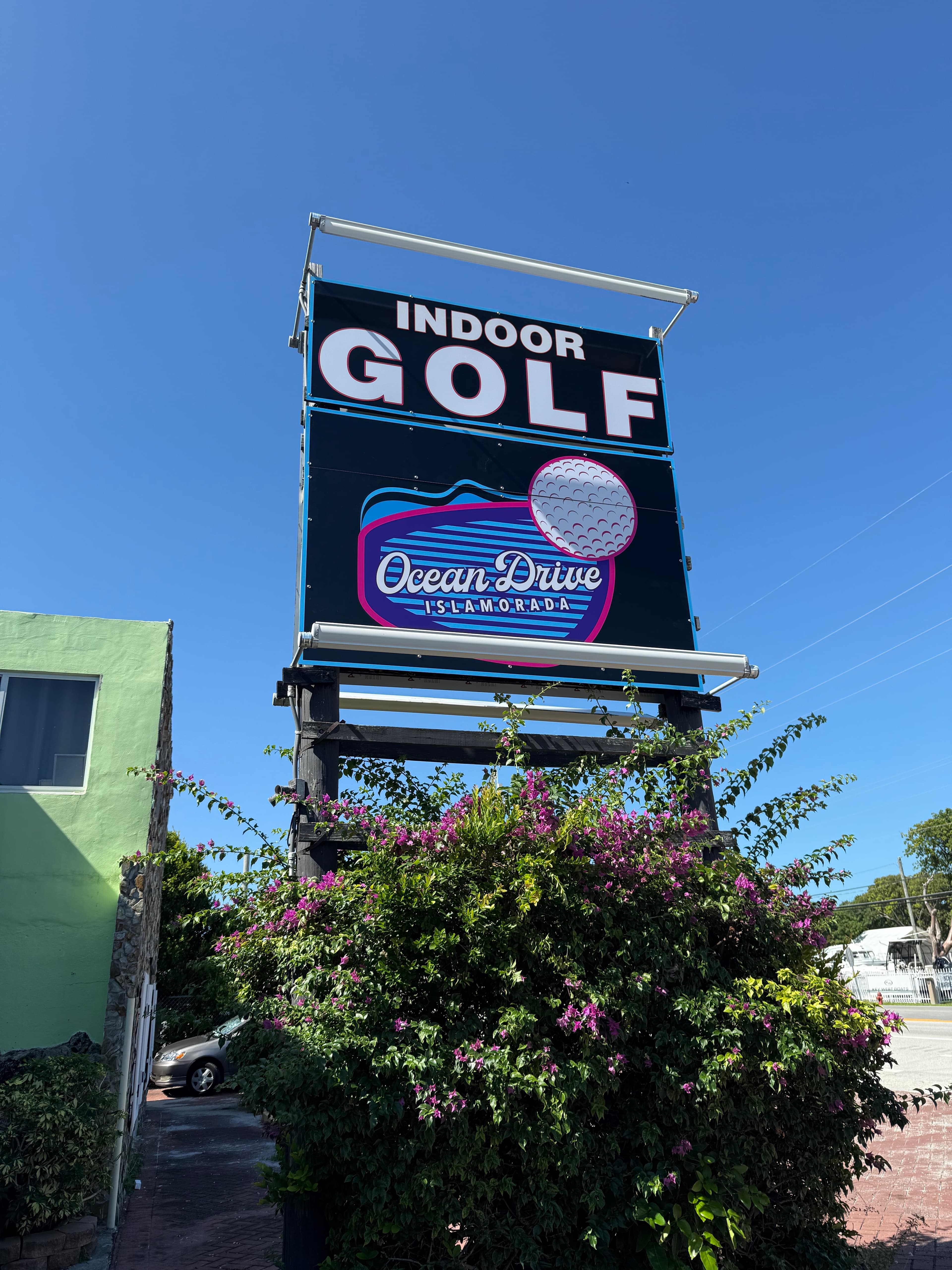 Ocean Drive Indoor Golf - Image 1