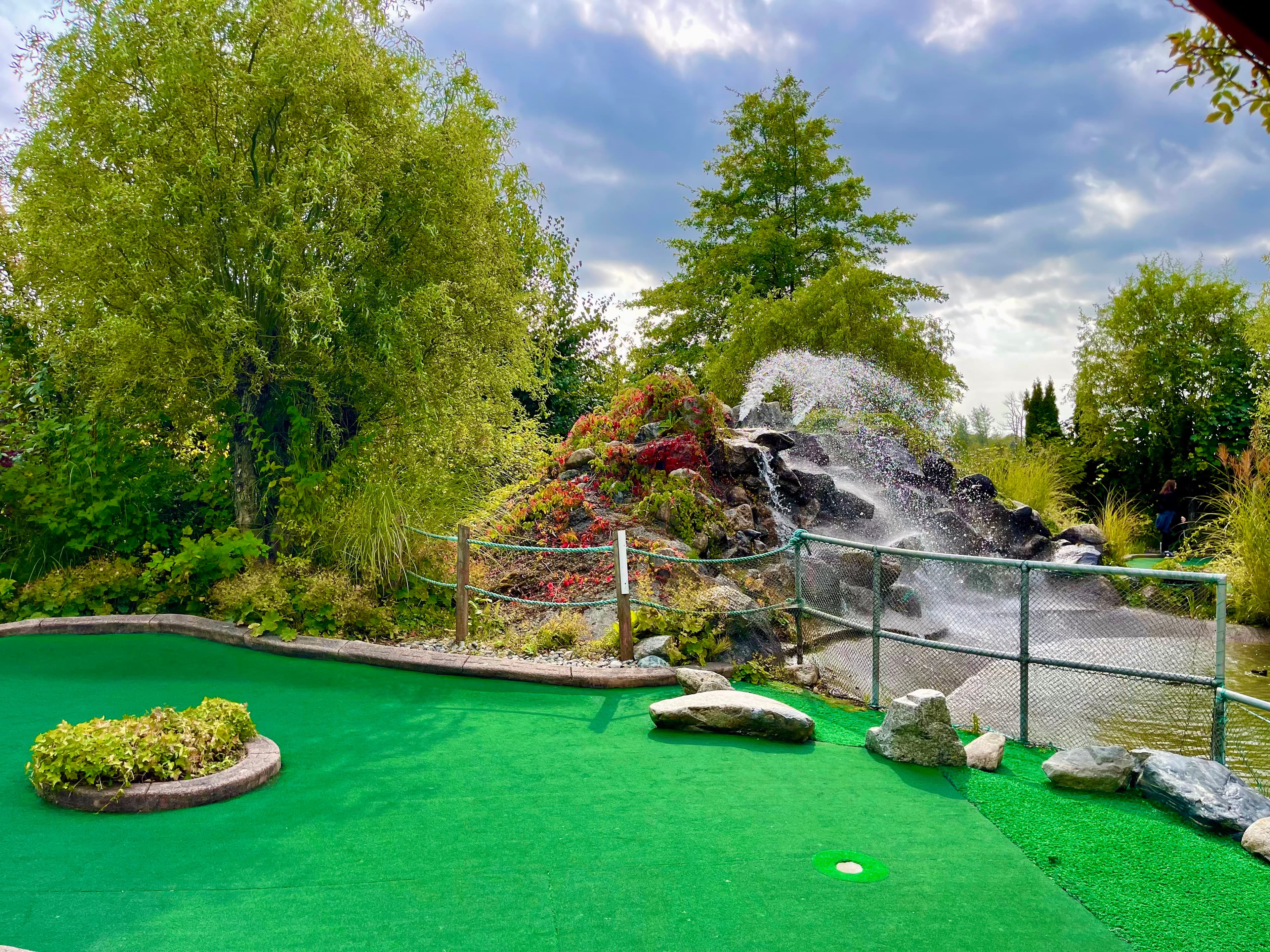 Hi-Knoll Driving Range & Minigolf - Image 10