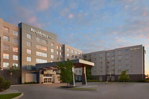 Residence Inn by Marriott Calgary Airport - Image 1