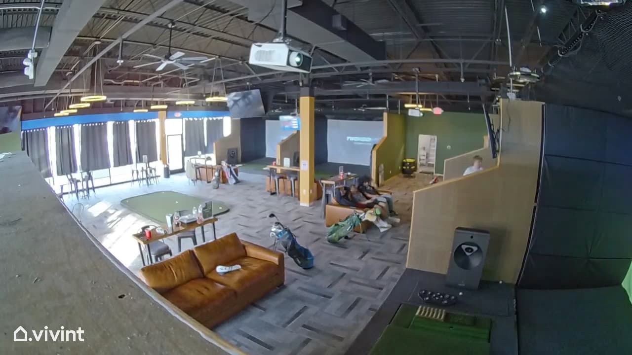 Pin Seeker Indoor Golf Glass City