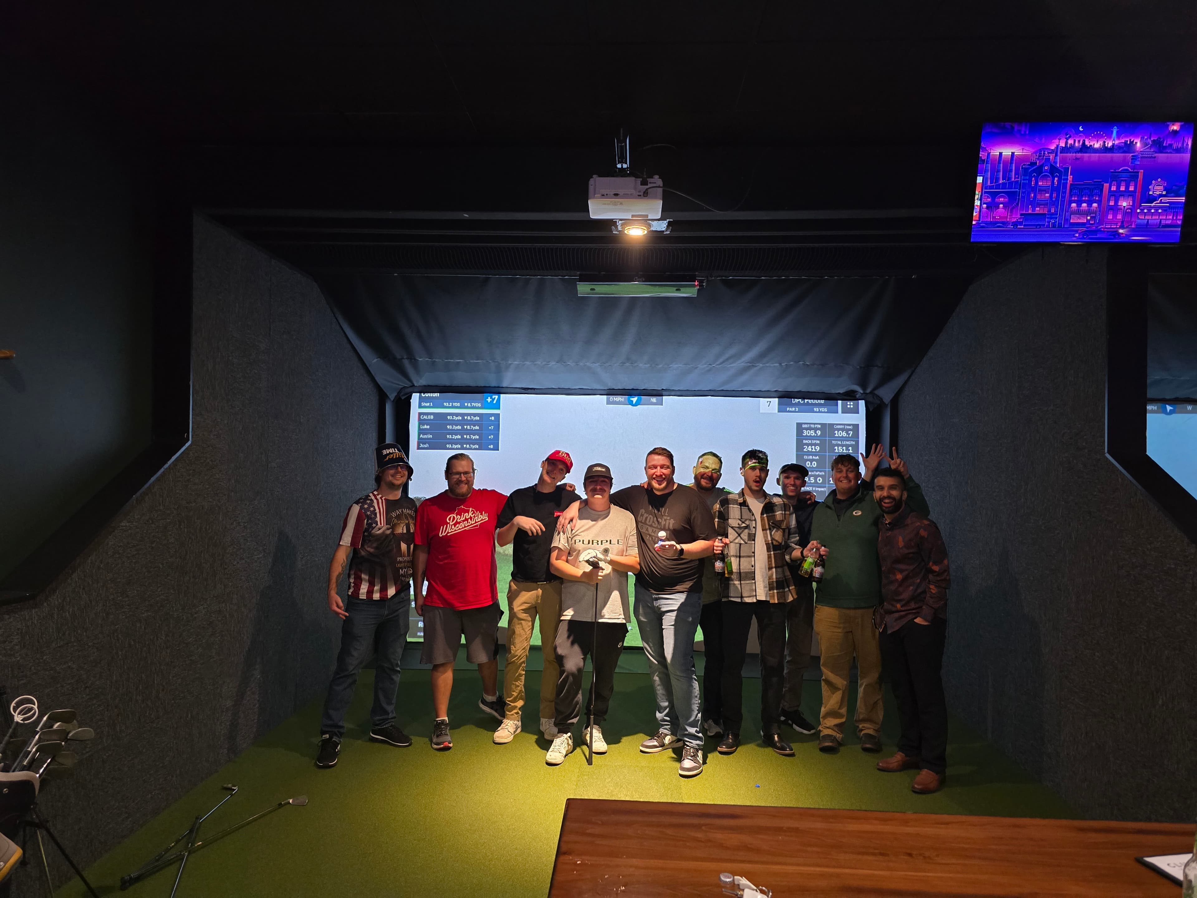 Clubhouse Indoor Golf & Sports Bar - Image 8