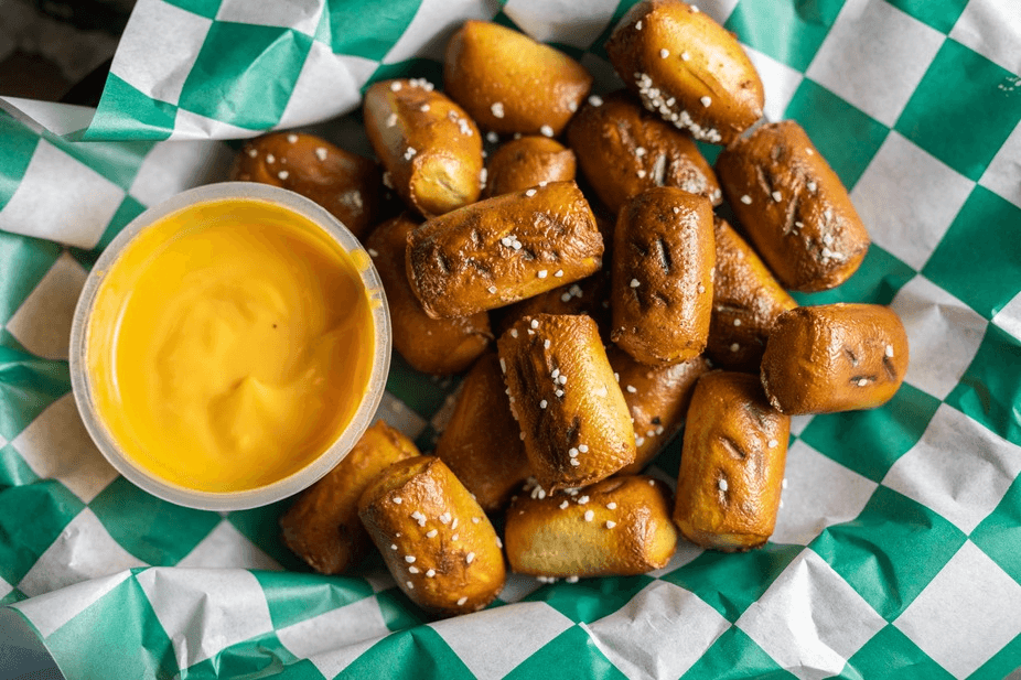 Tap In Golf Bar Sussex Indoor Golf Simulators - Image 6