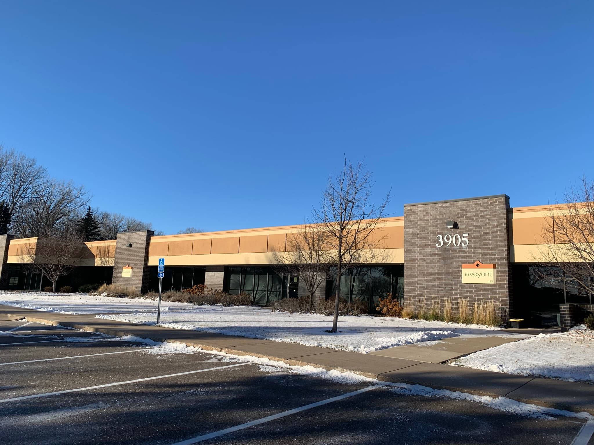 Mulligan's Indoor Golf - Image 5