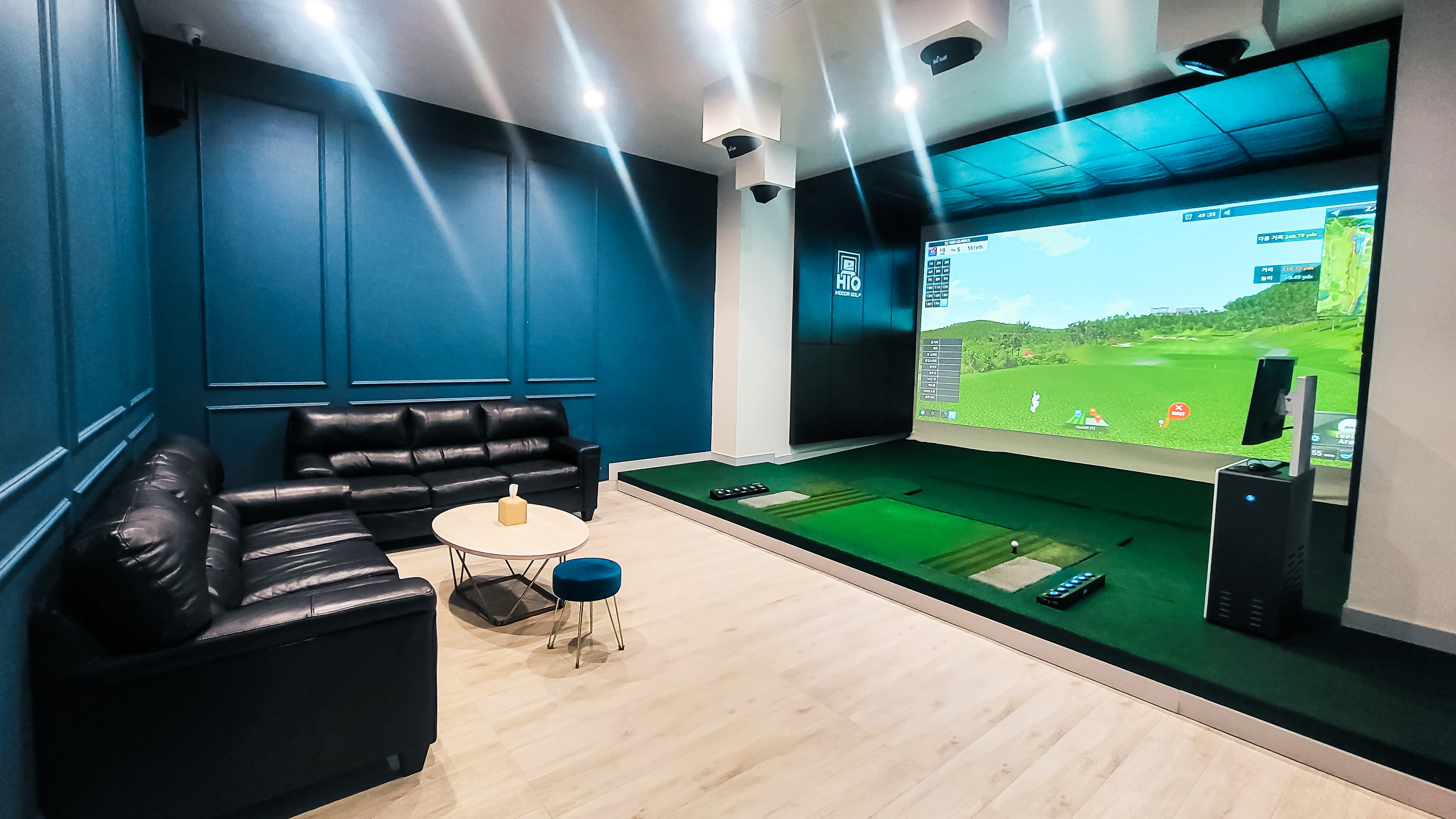 HIO Indoor Golf - Image 1