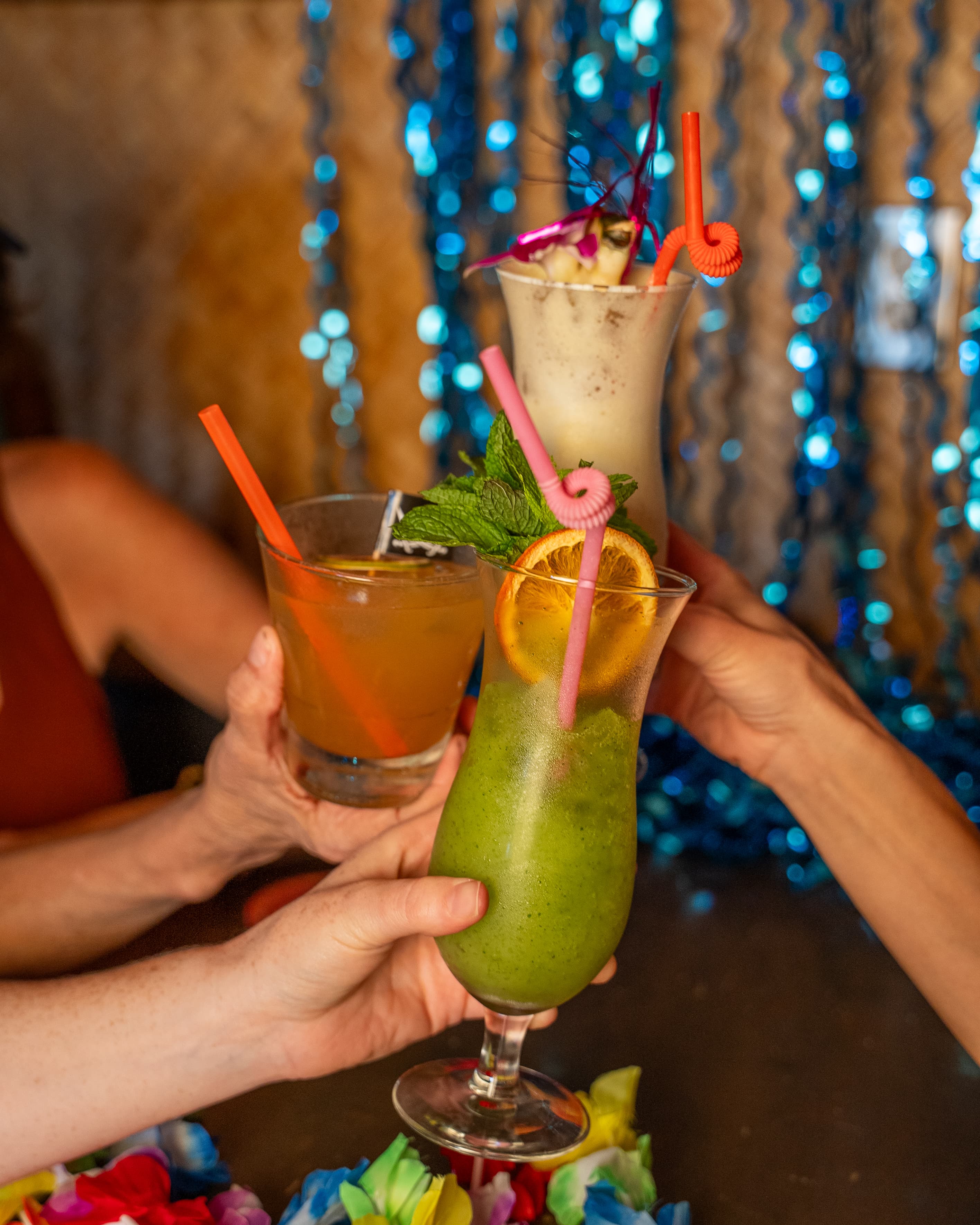 Saturn Room - Image 2