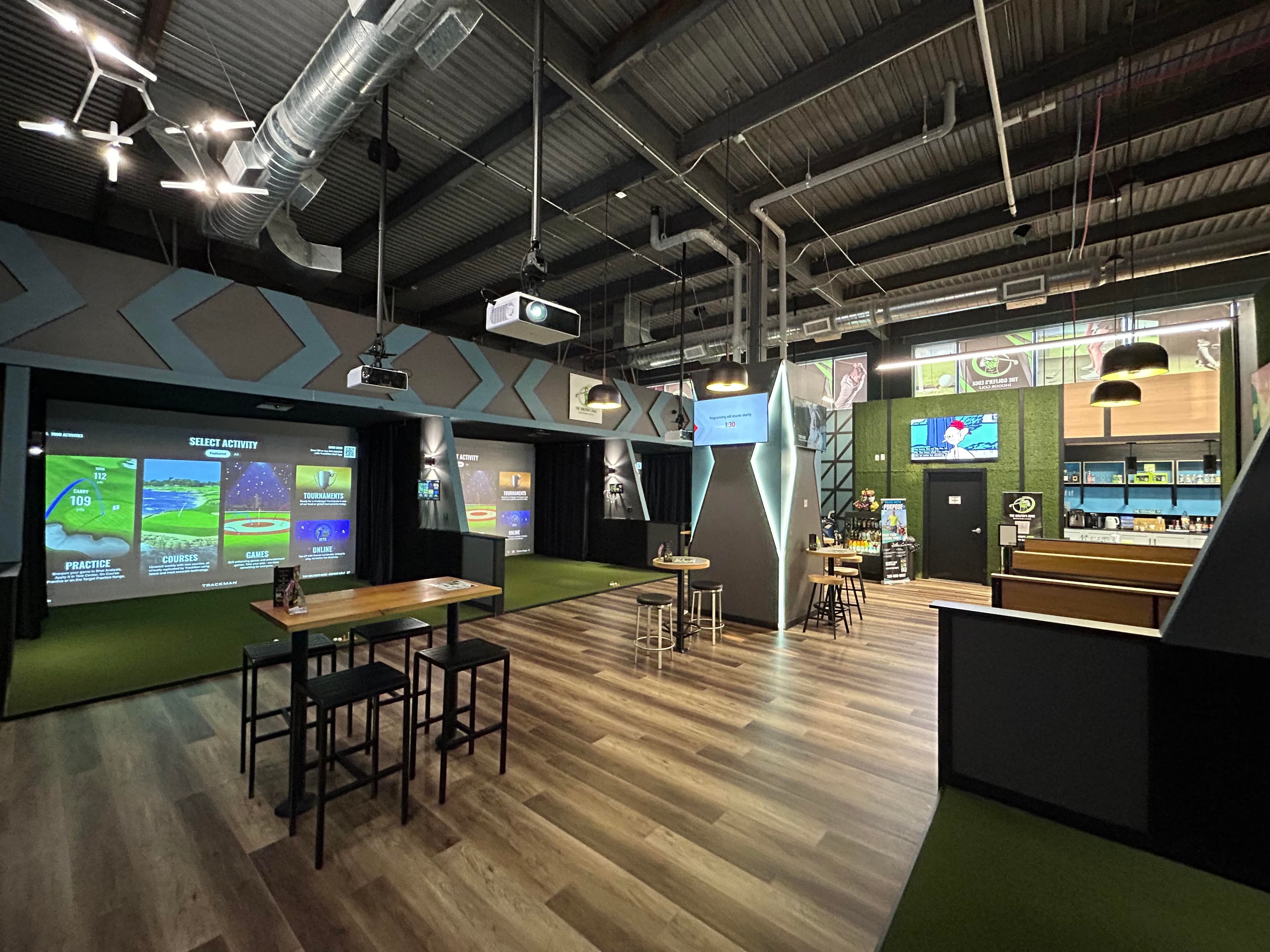 The Golfers Edge- Indoor Golf - Image 4