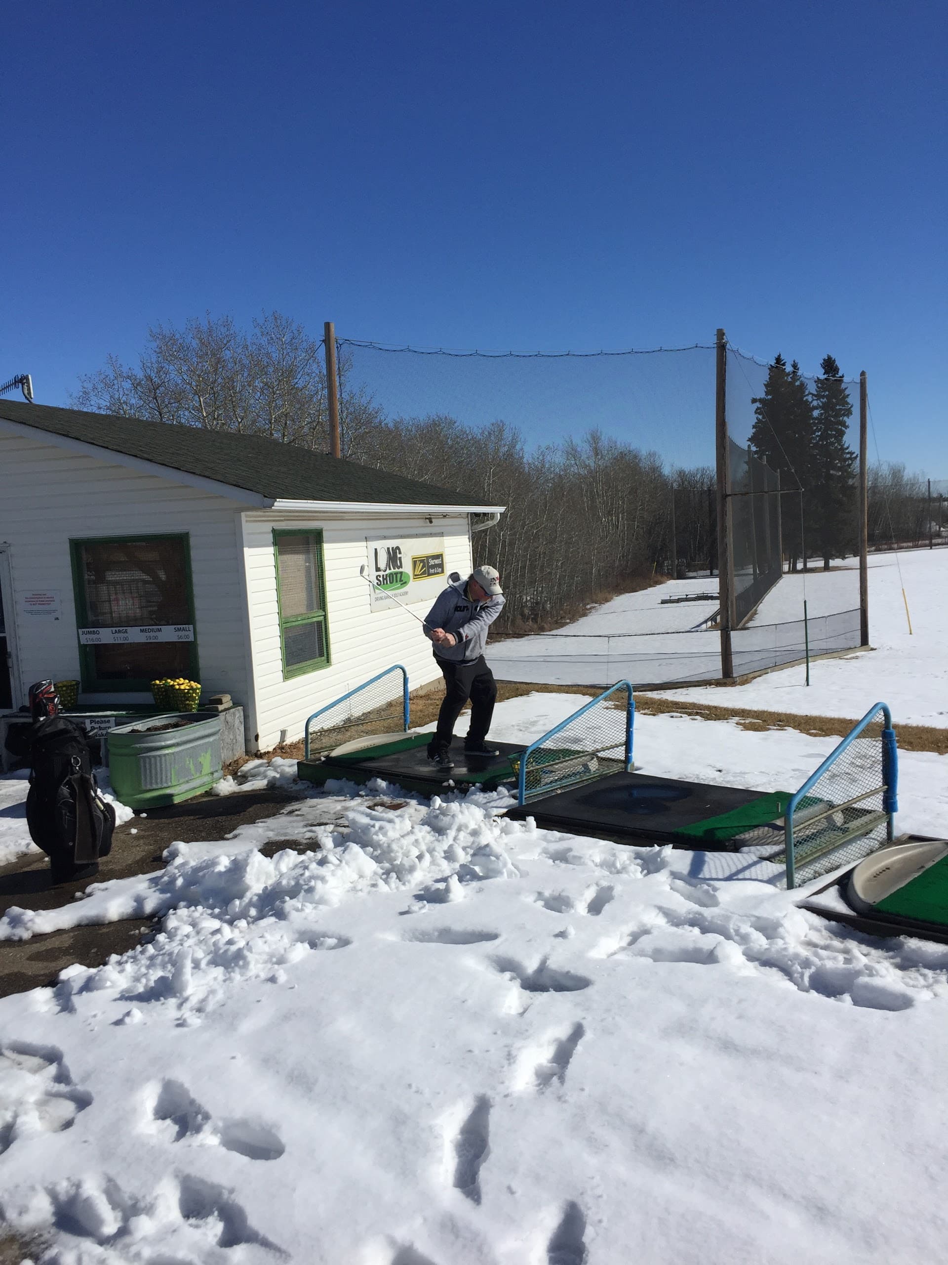 Longshotz Golf Outdoor Range - Image 9