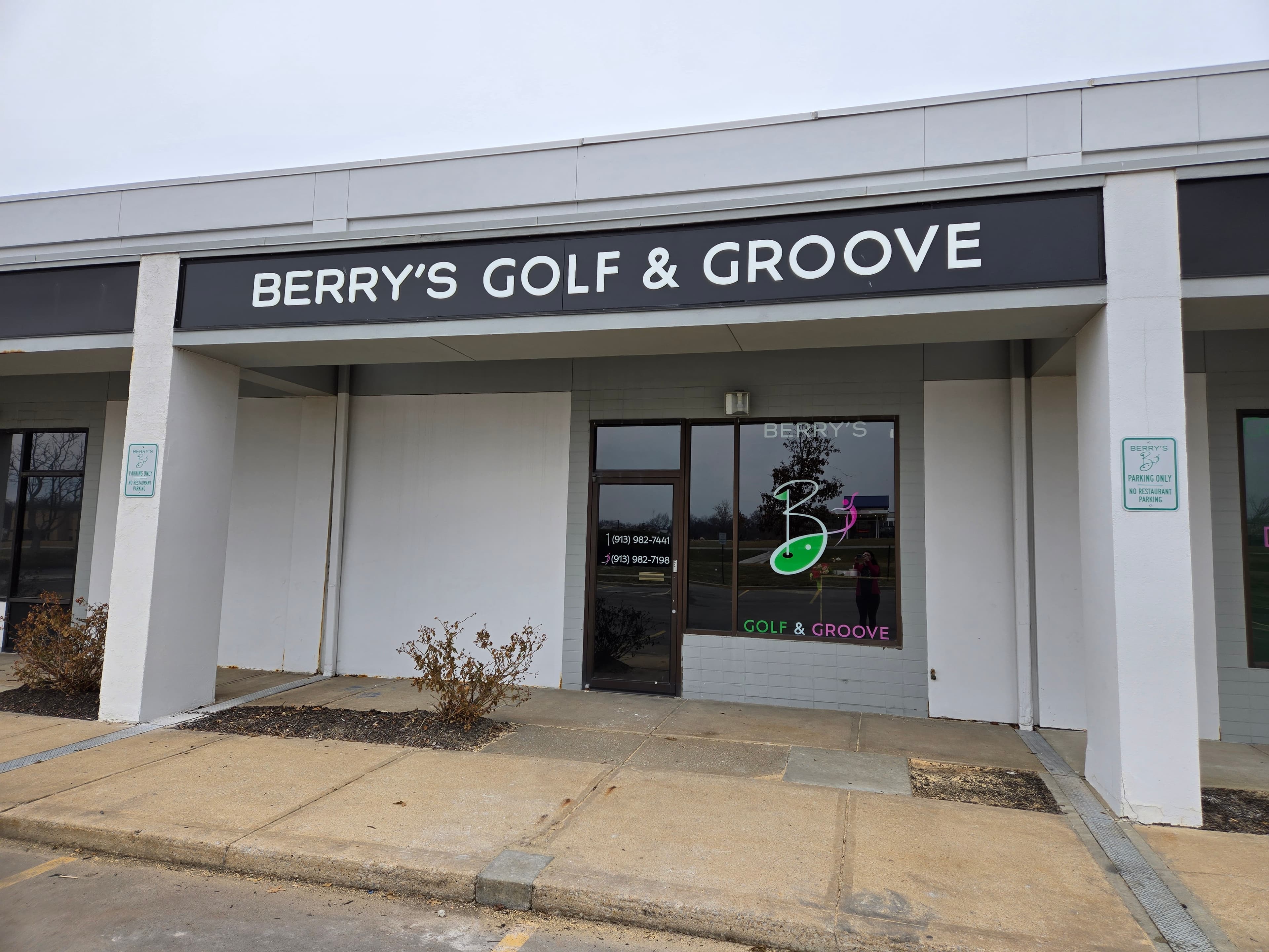 Berry's Golf & Groove - Image 1