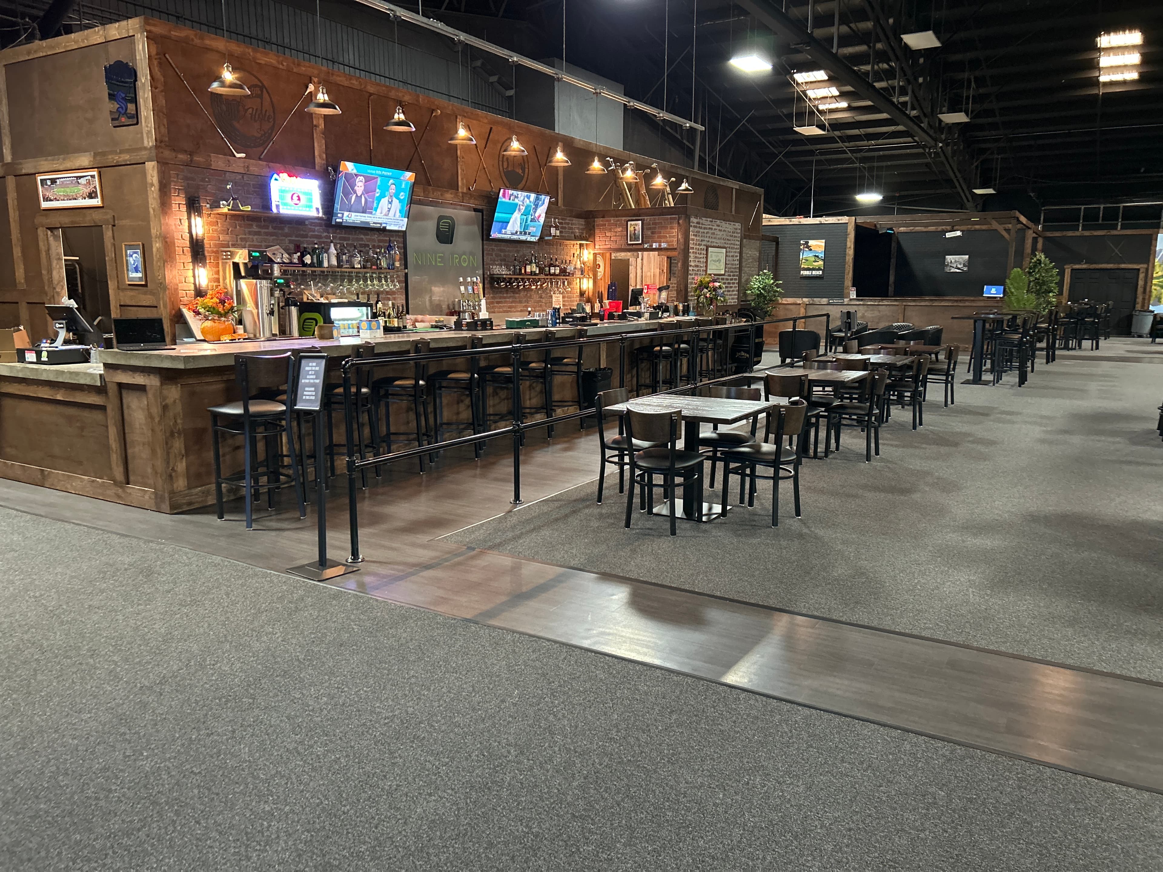 Nine Iron Golf / Sports restaurant & lounge - Image 1