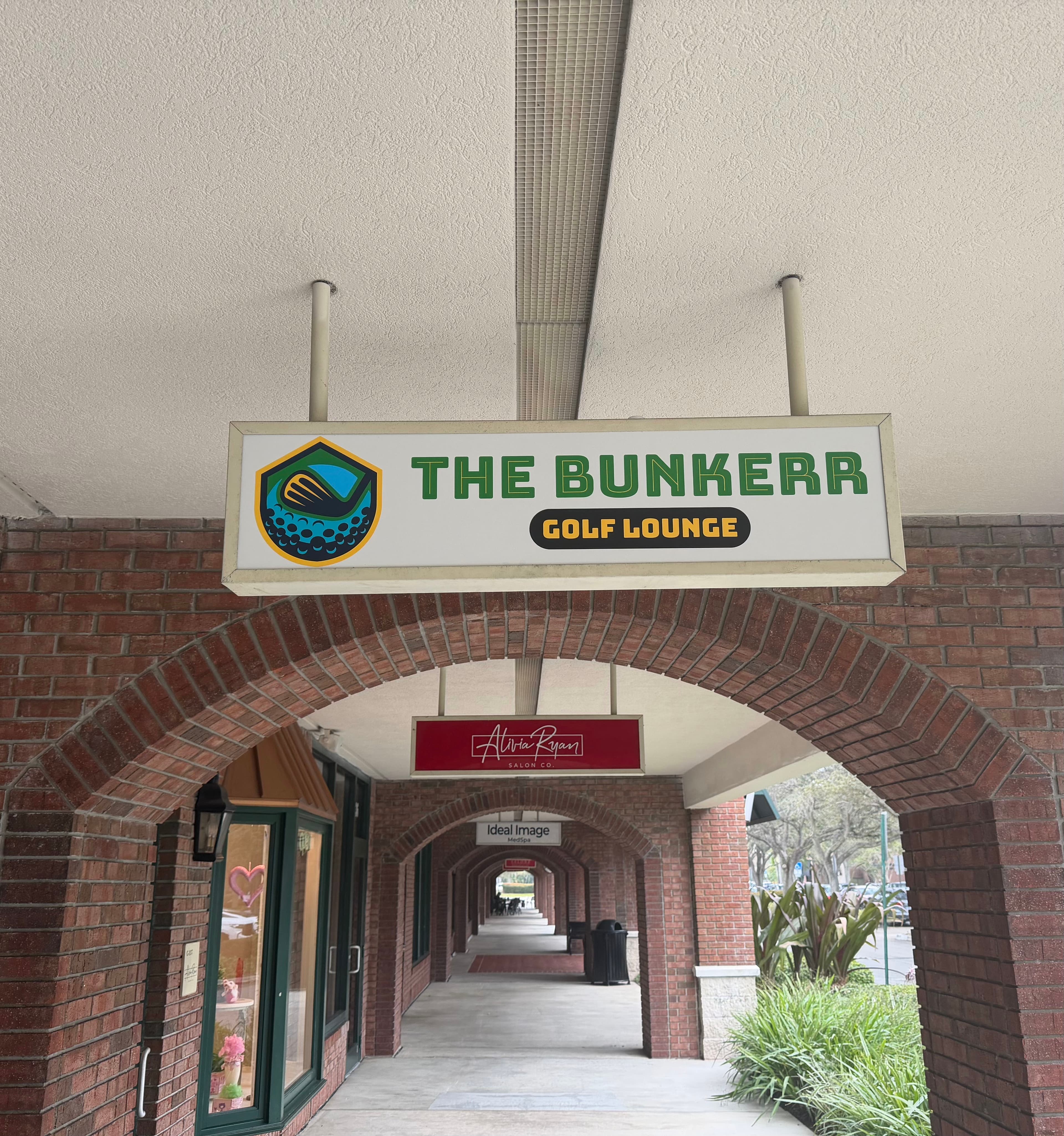 The Bunkerr Golf Lounge