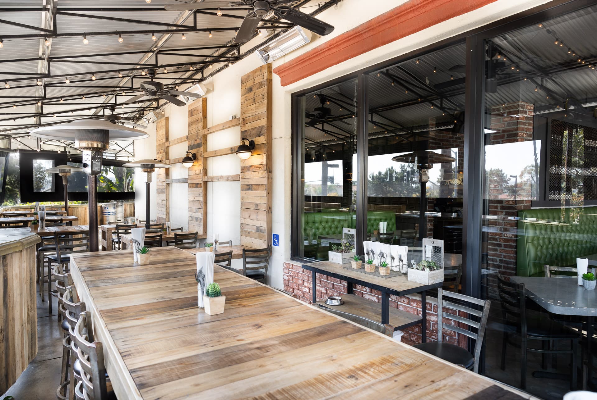 NOTORIOUS SPORTS BAR & GRILL - Image 6